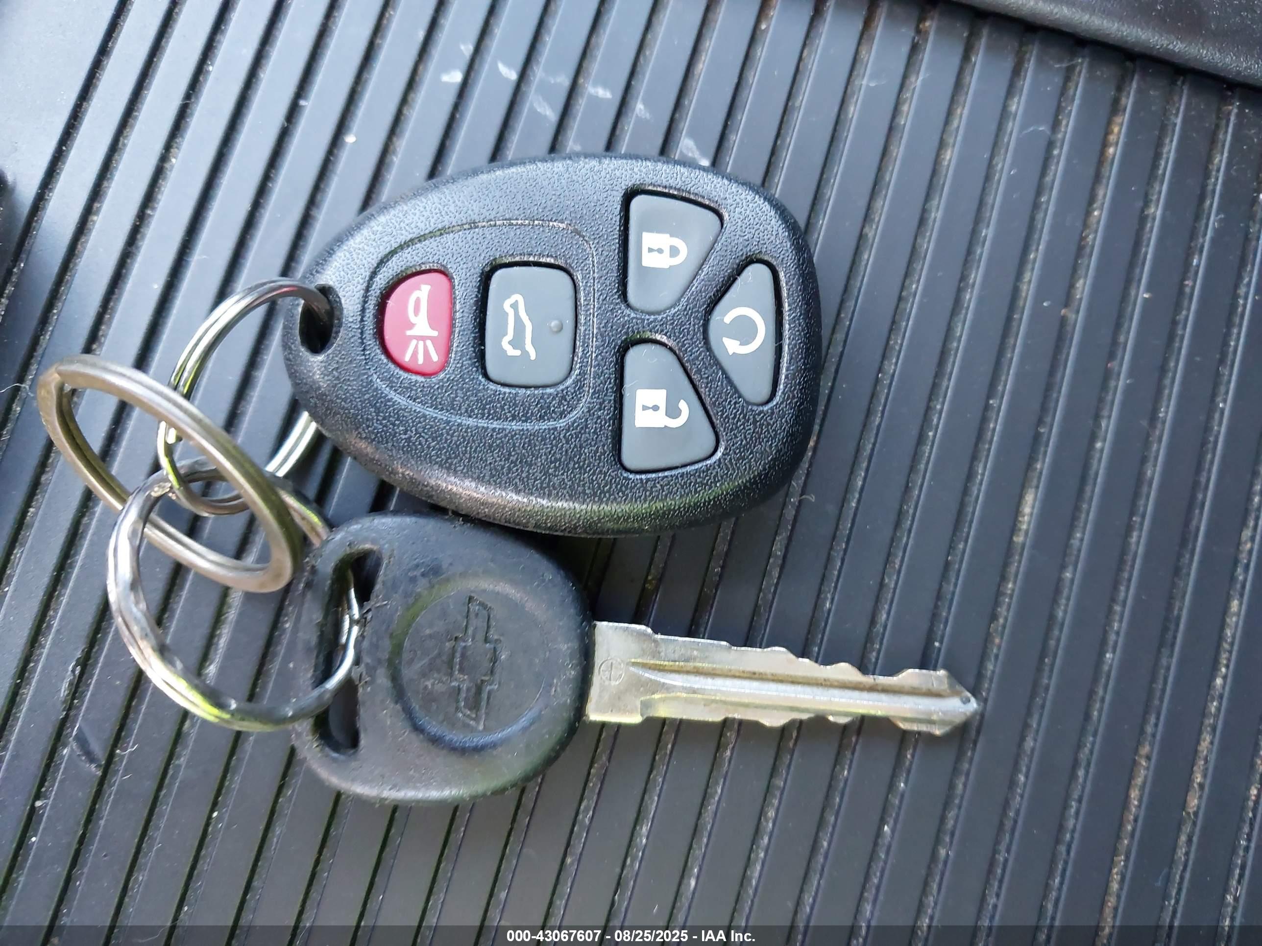 CHEVROLET TRAVERSE image 11