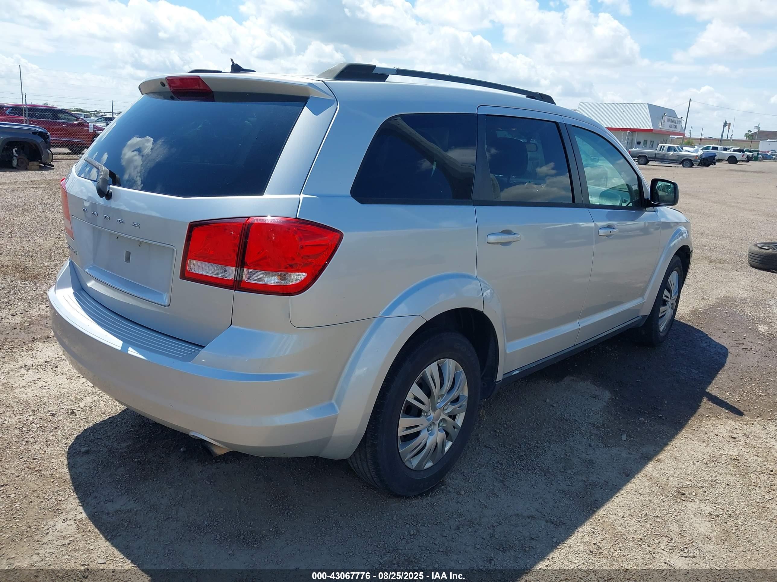 DODGE JOURNEY image 4