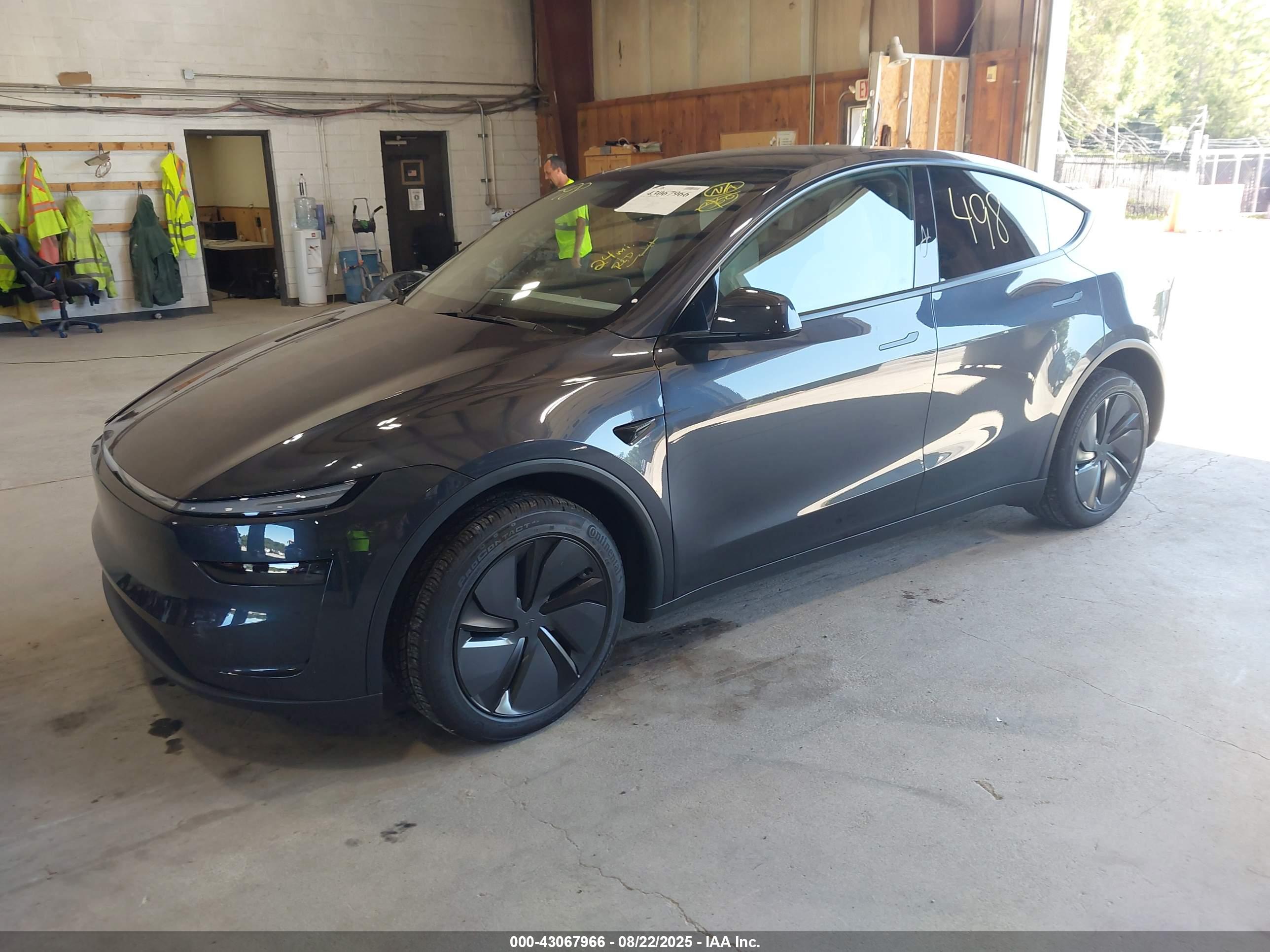 TESLA MODEL image 2