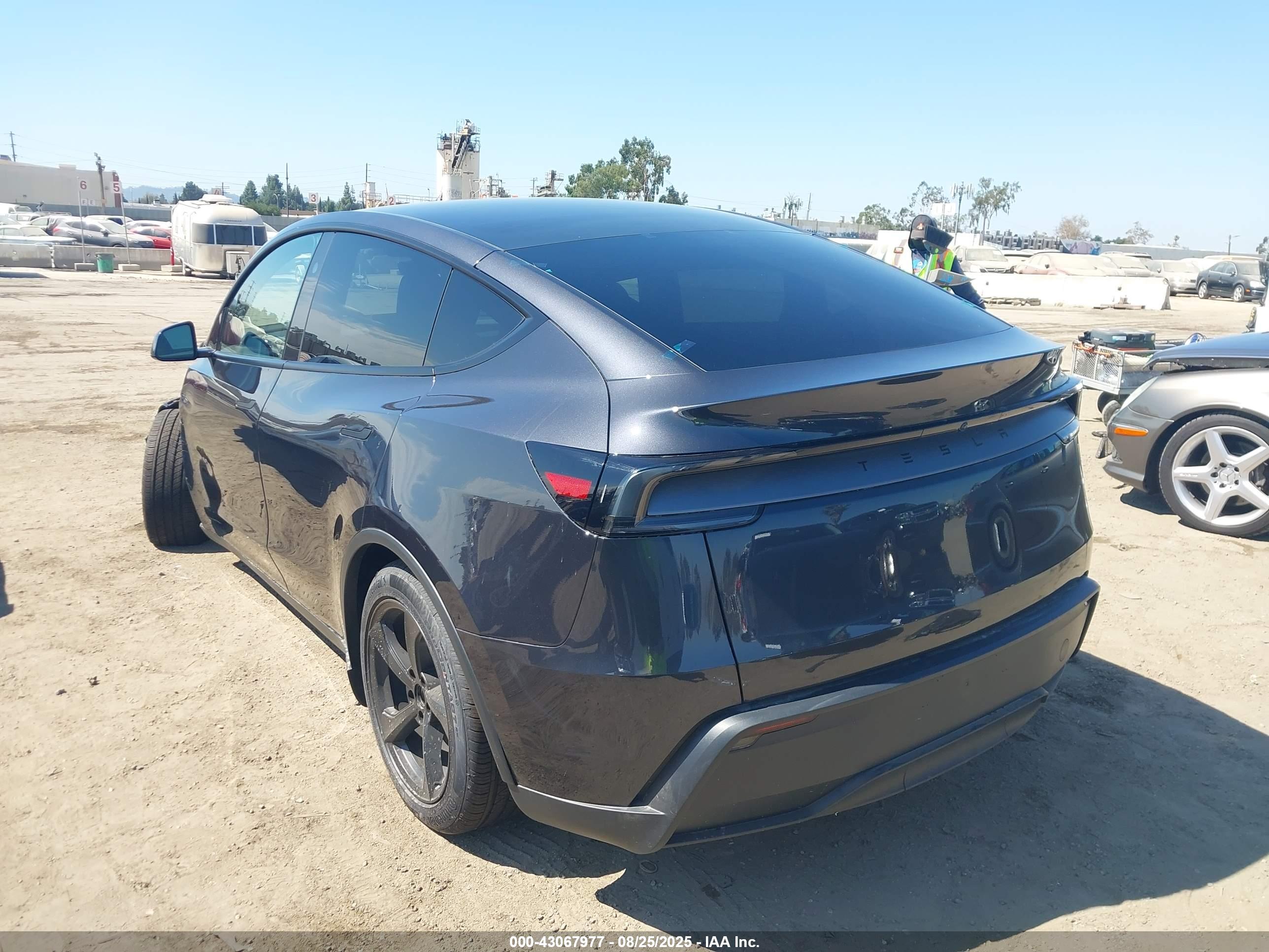 TESLA MODEL image 3