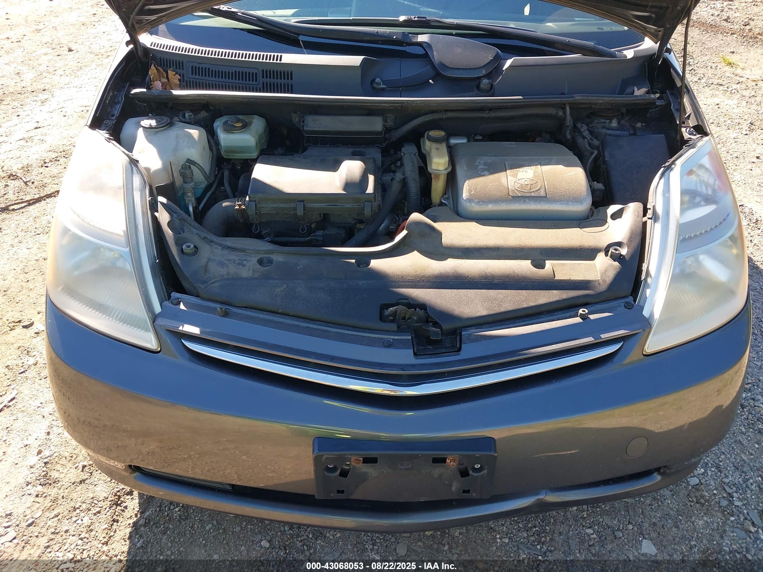 TOYOTA PRIUS image 10