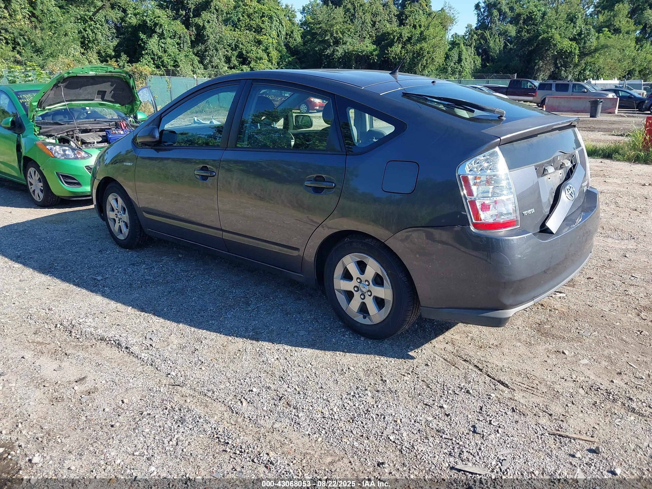 TOYOTA PRIUS image 3