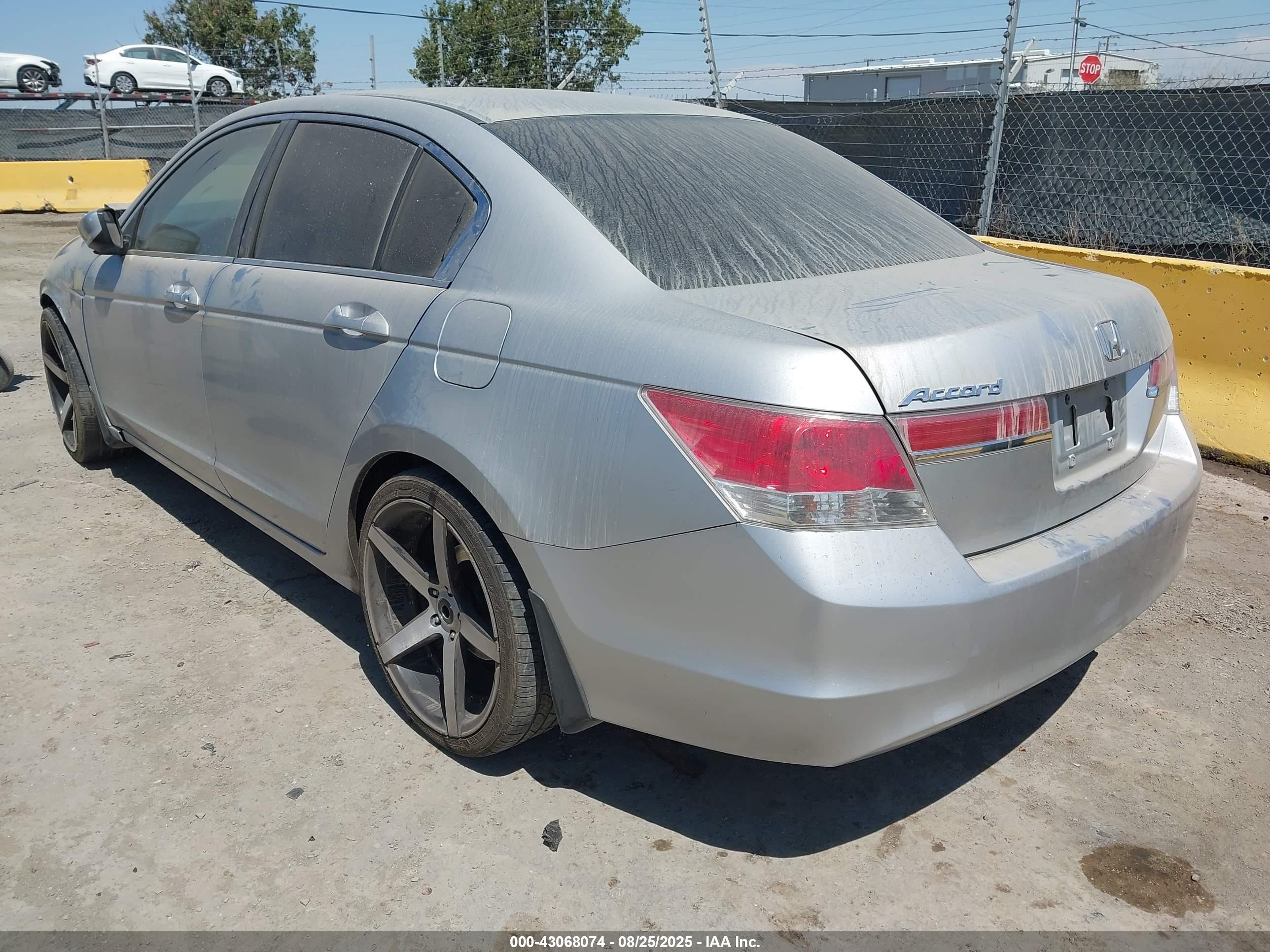 HONDA ACCORD image 3