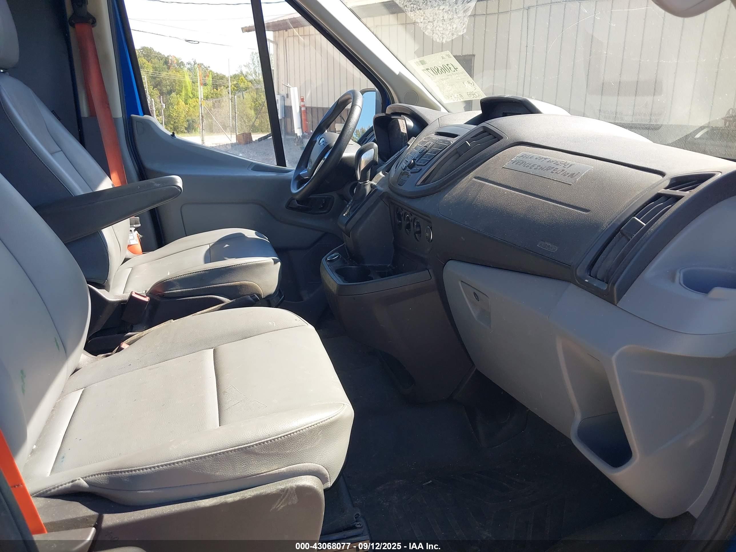 FORD TRANSIT-250 image 5