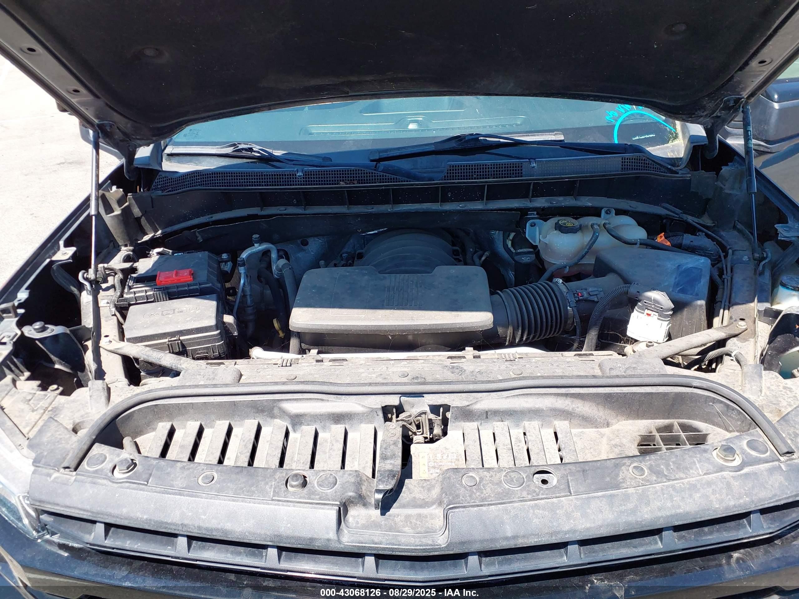 CHEVROLET SILVERADO image 10