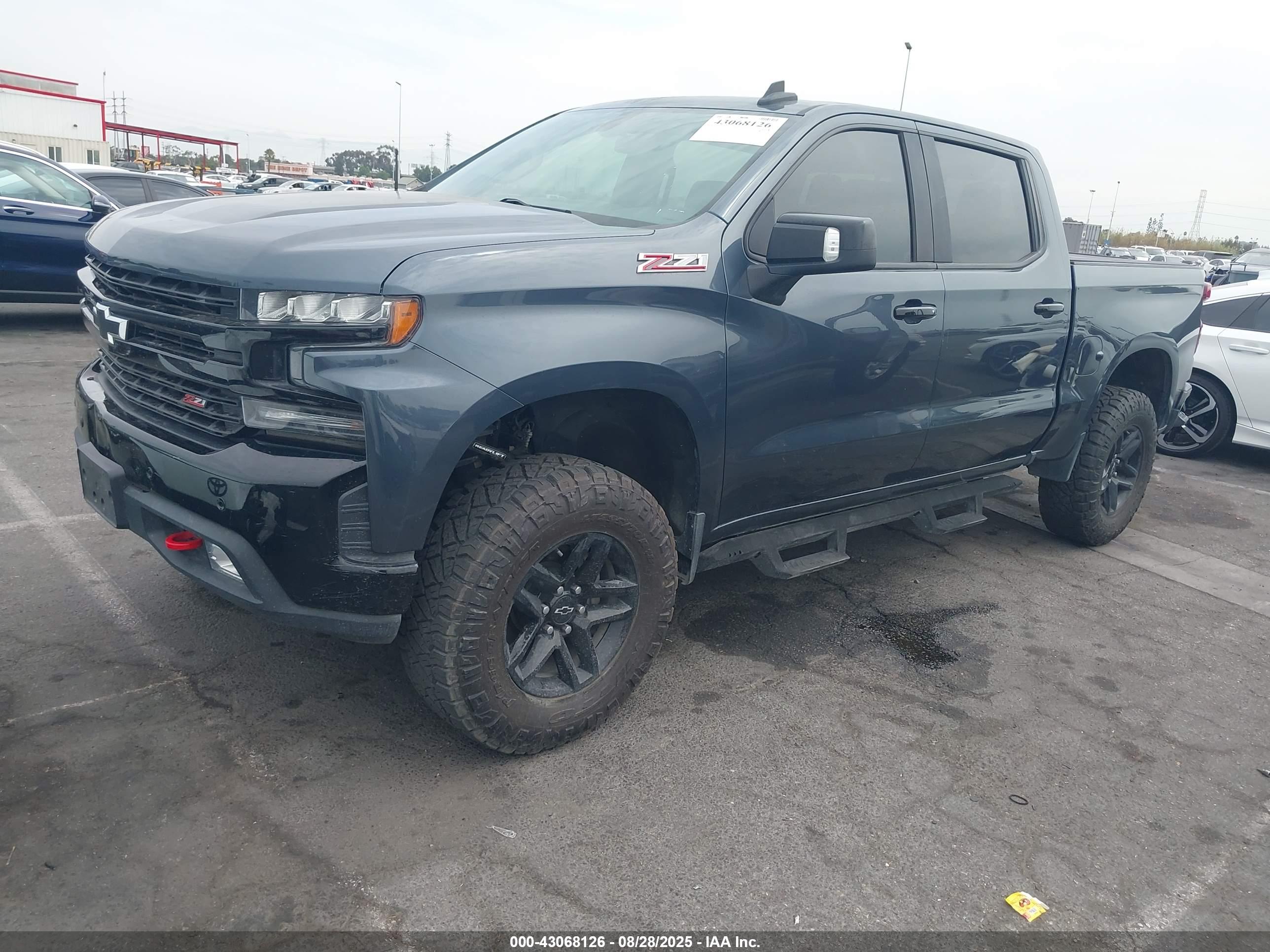 CHEVROLET SILVERADO image 2