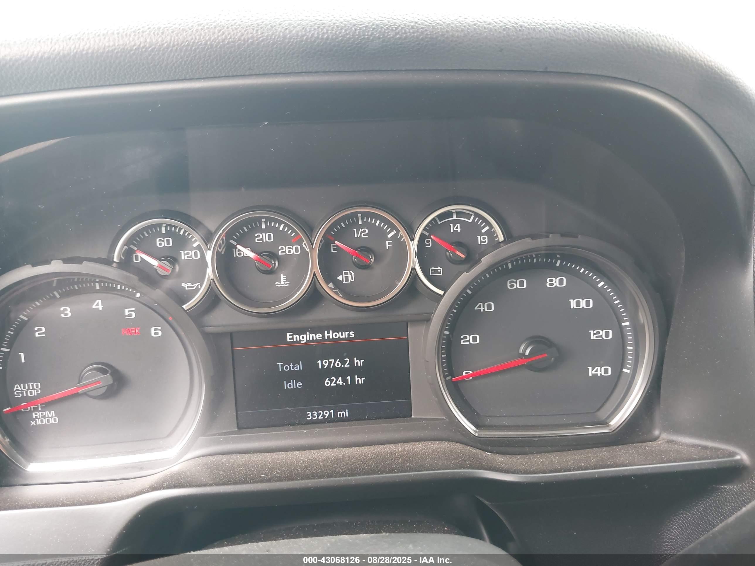 CHEVROLET SILVERADO image 7
