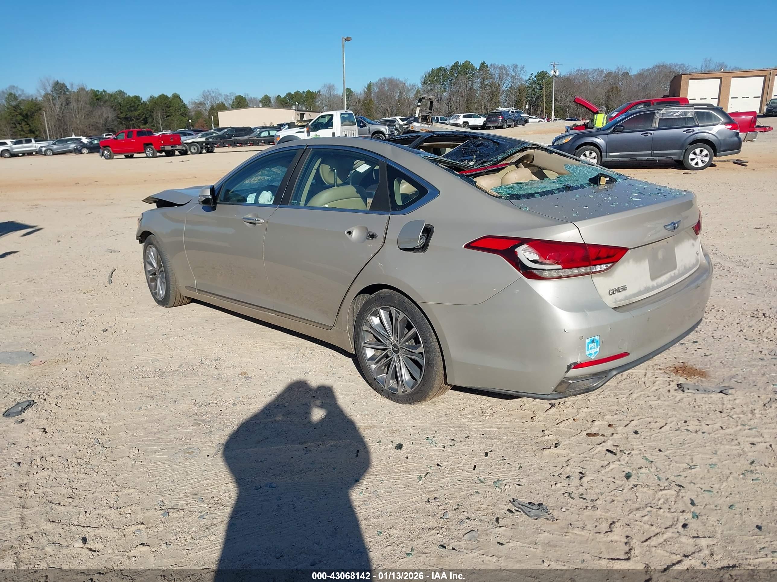 HYUNDAI GENESIS image 3