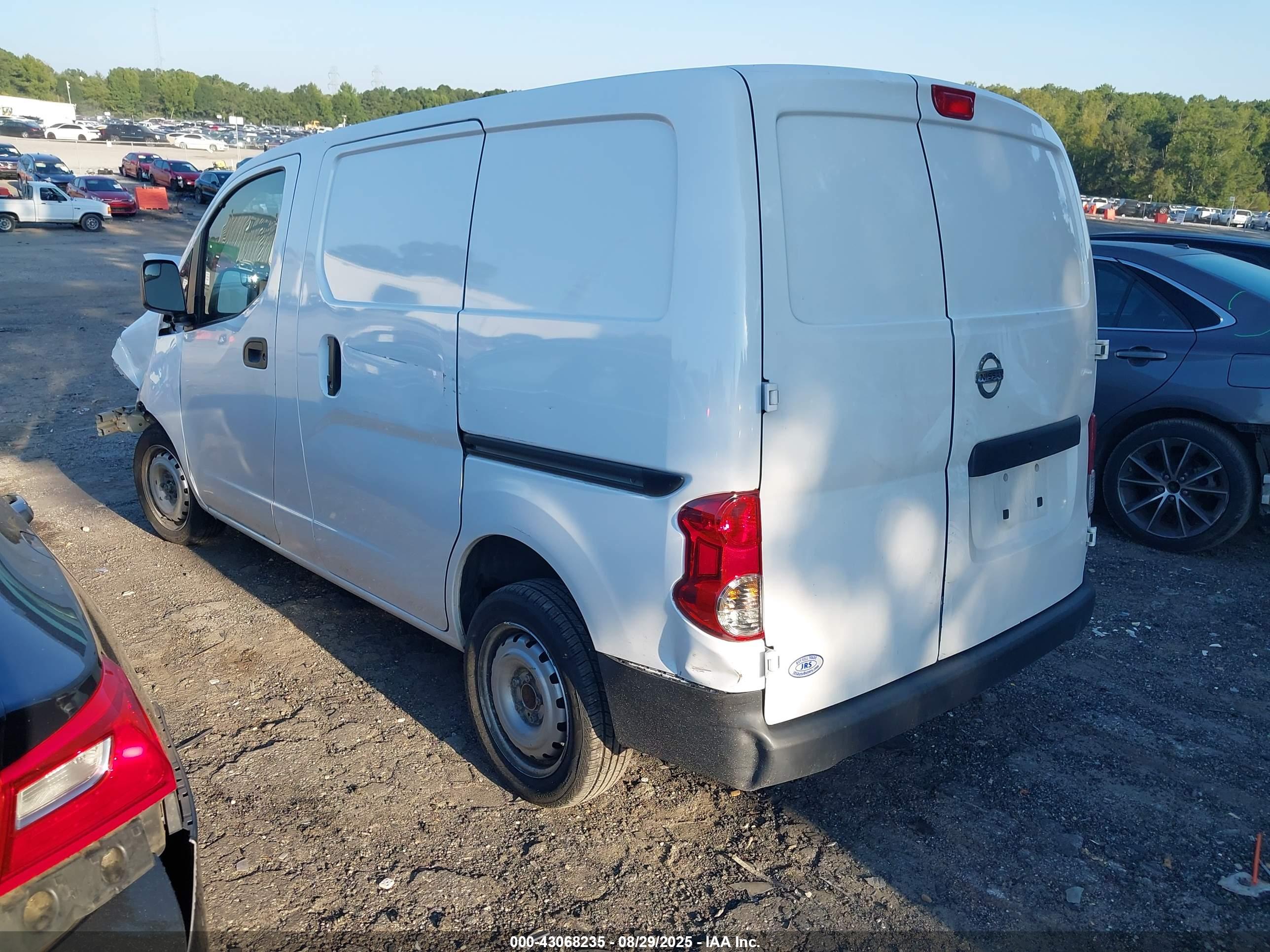 NISSAN NV200 image 3