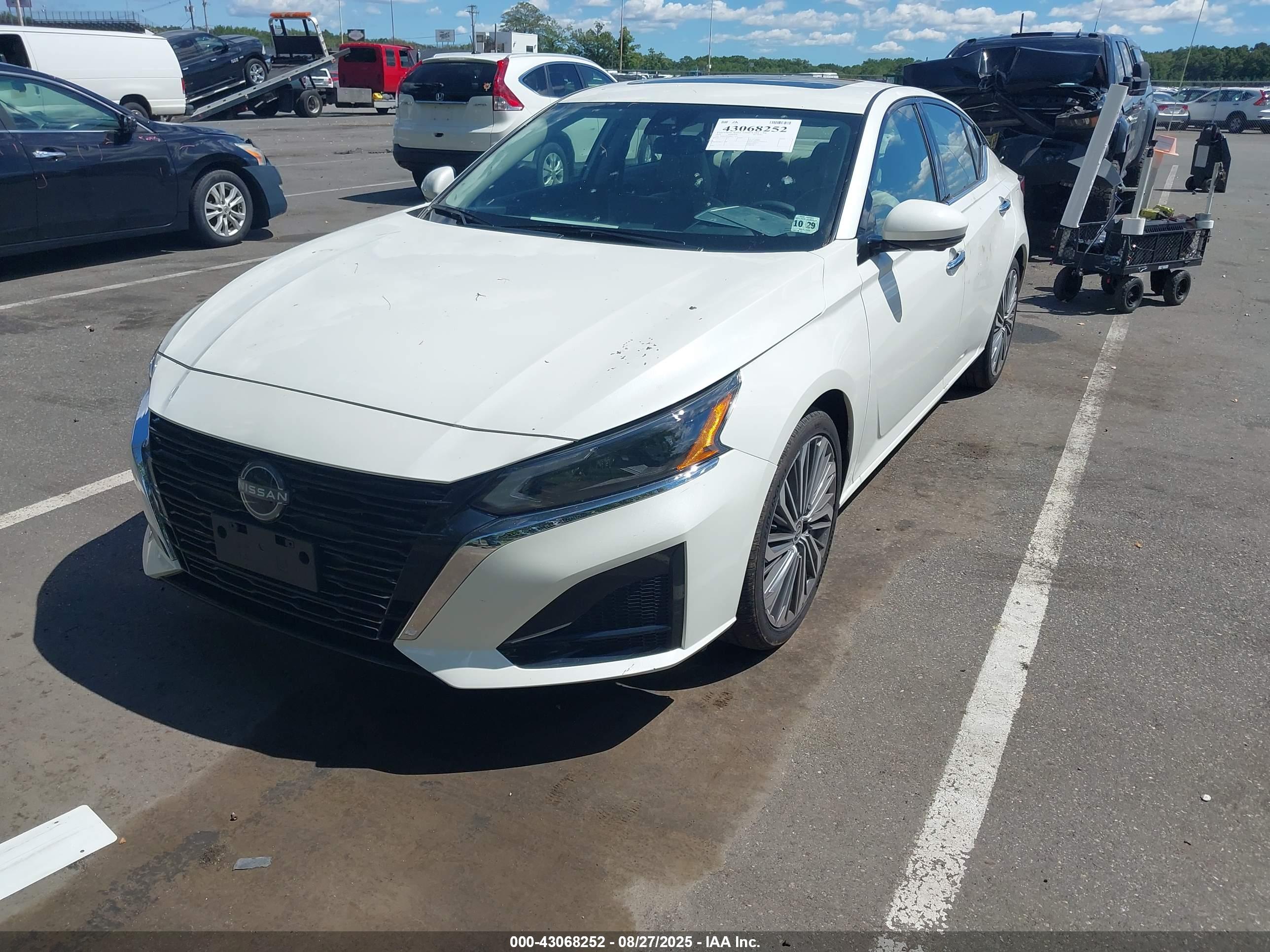 NISSAN ALTIMA image 2