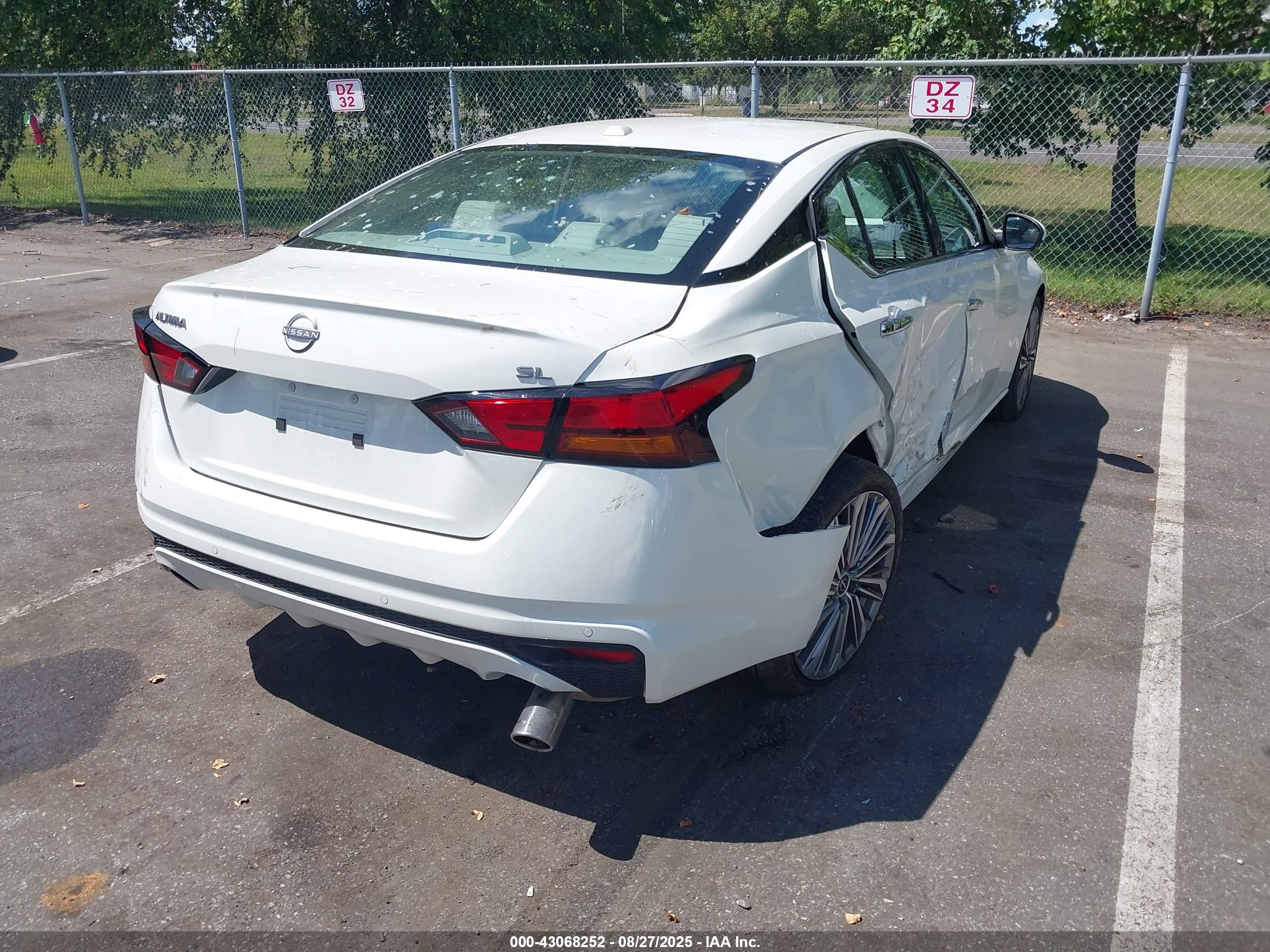 NISSAN ALTIMA image 4