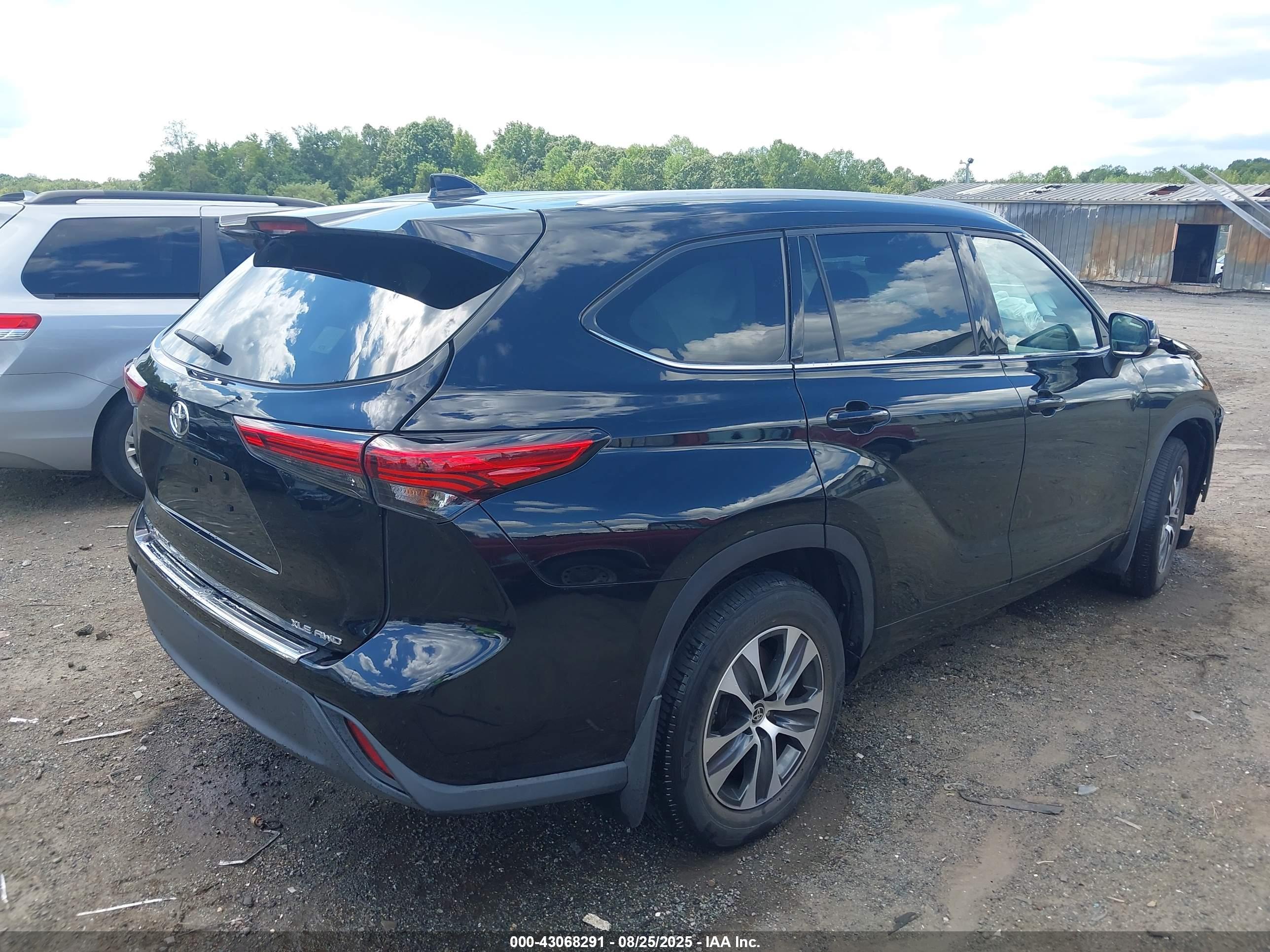 TOYOTA HIGHLANDER image 4