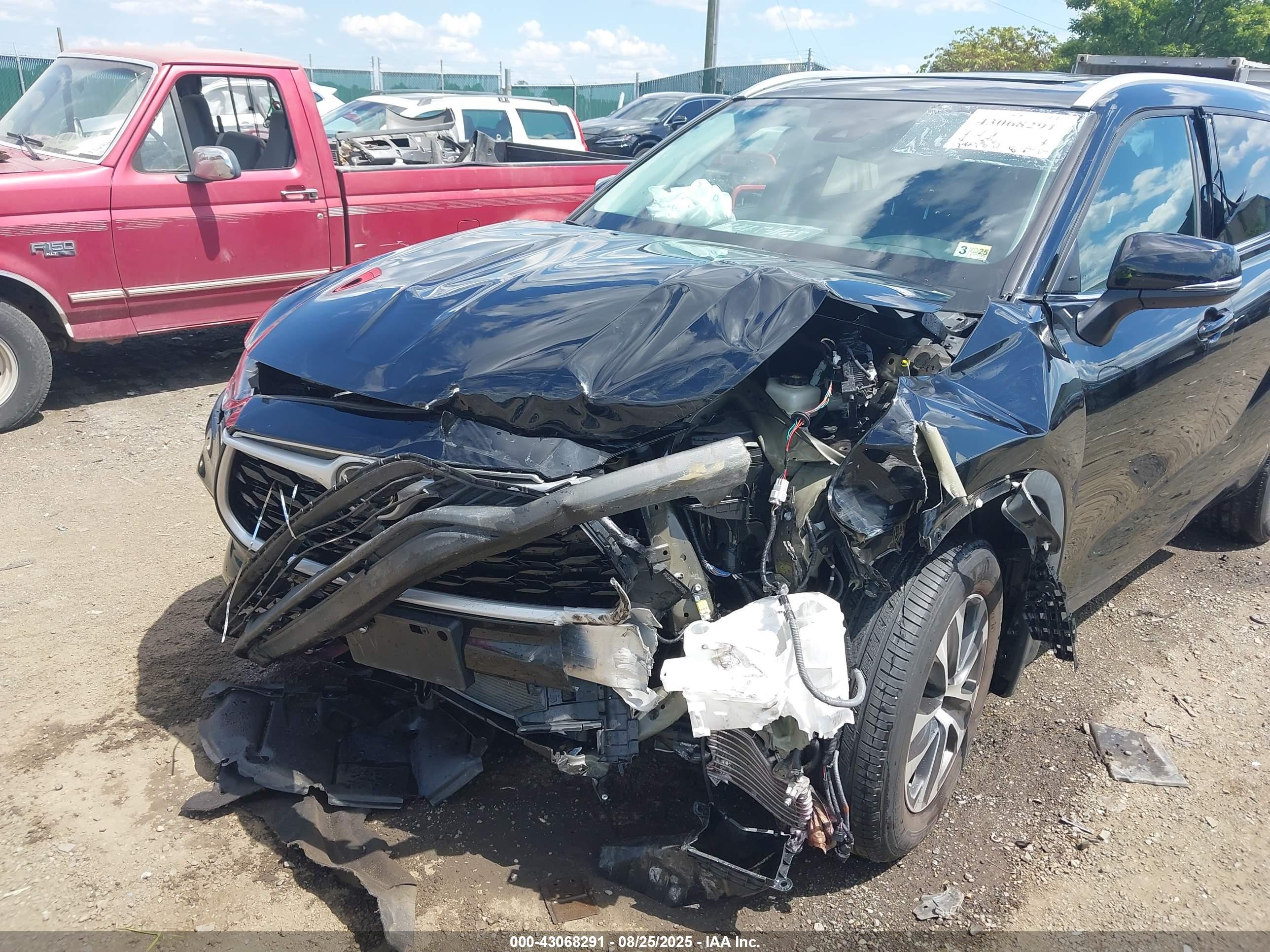 TOYOTA HIGHLANDER image 6