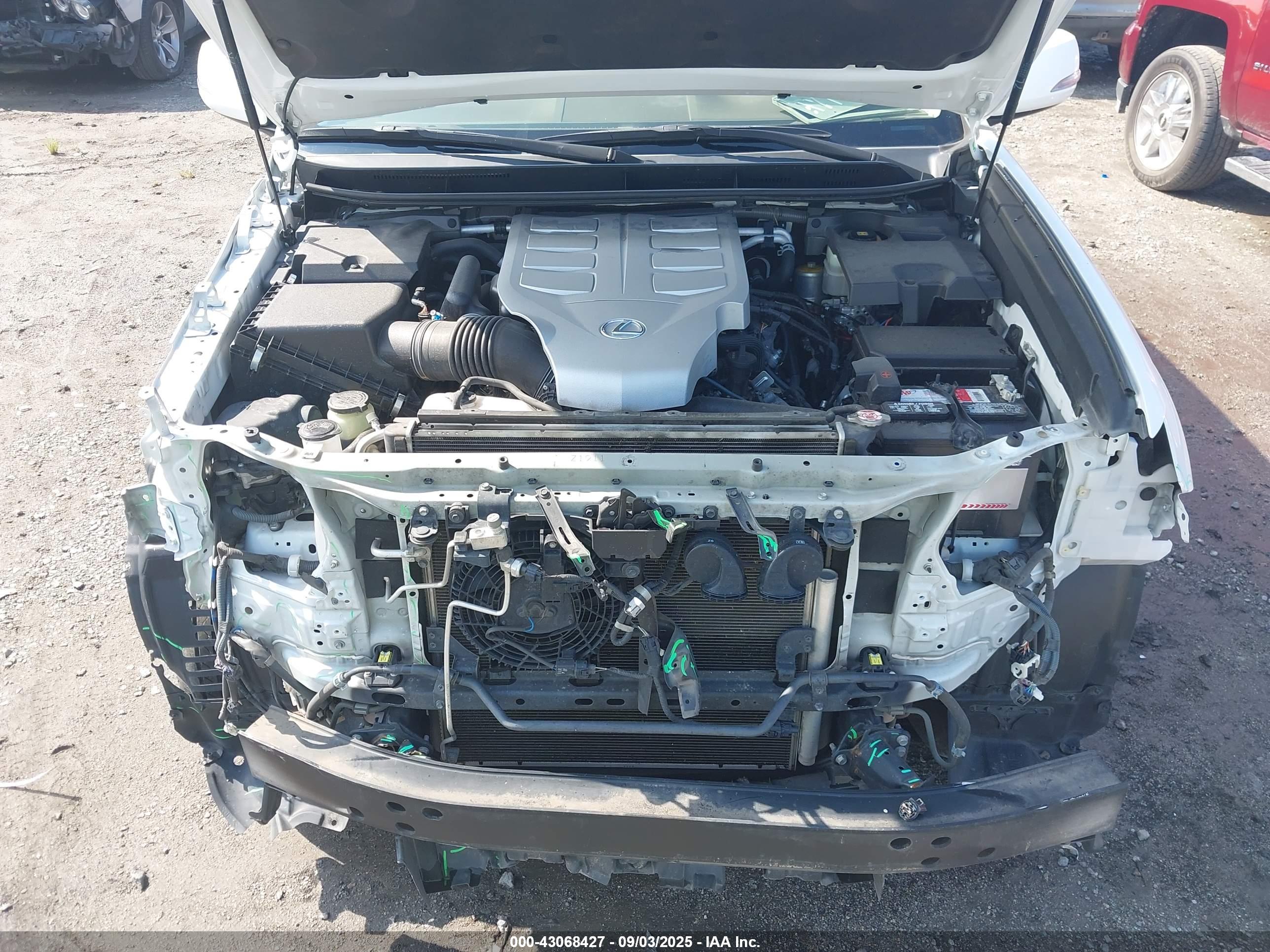 LEXUS GX image 10