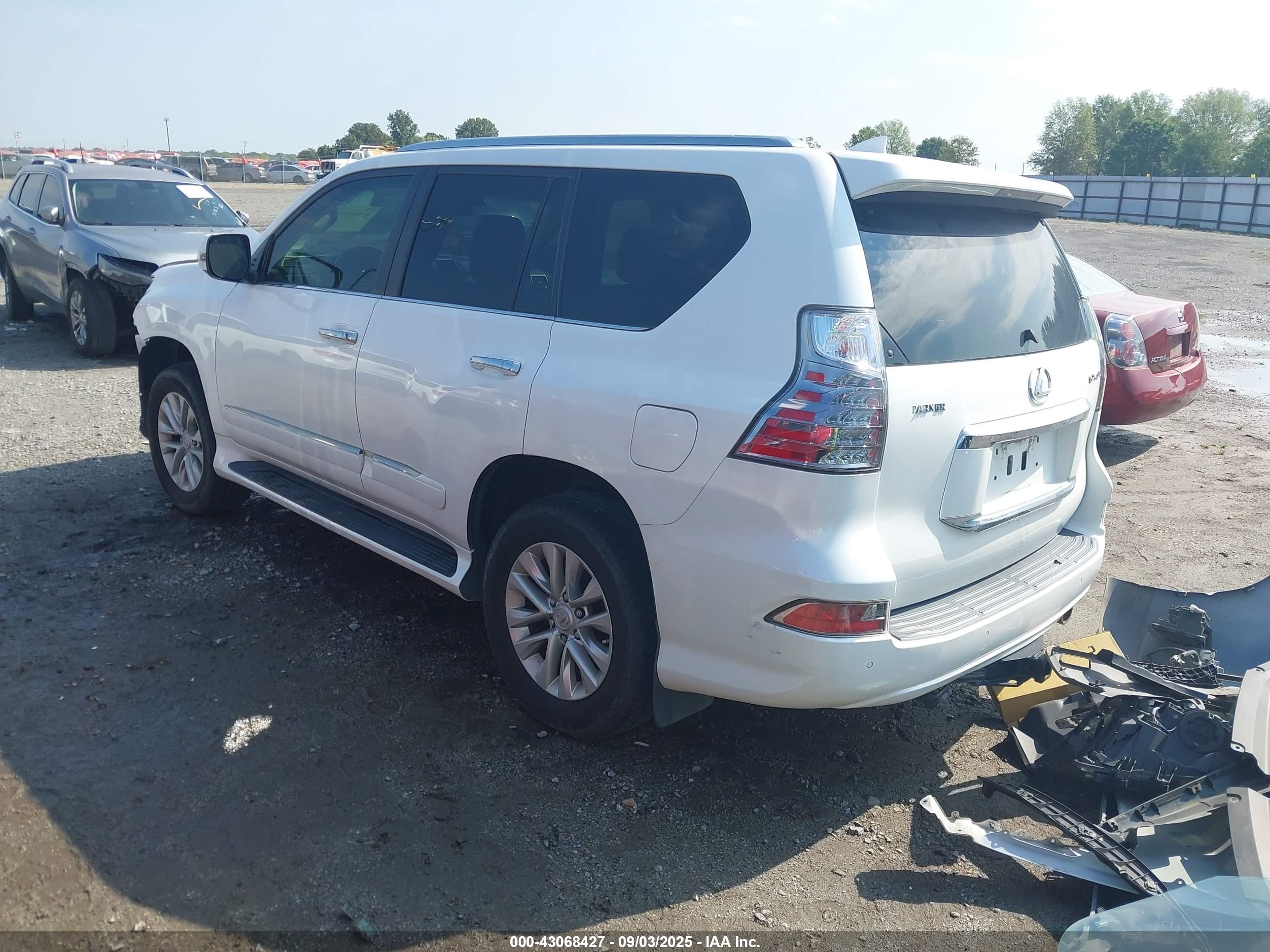 LEXUS GX image 3