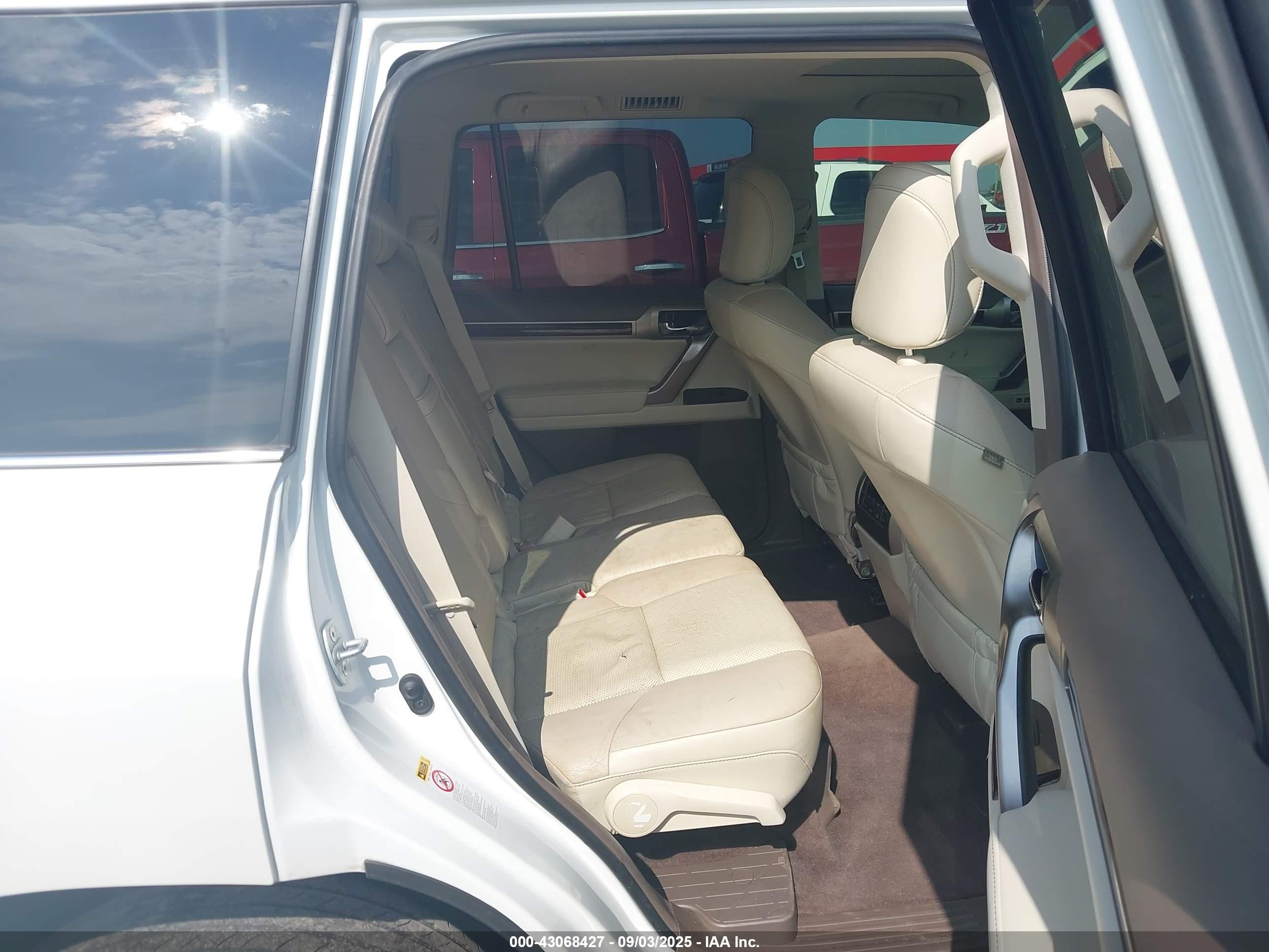 LEXUS GX image 8