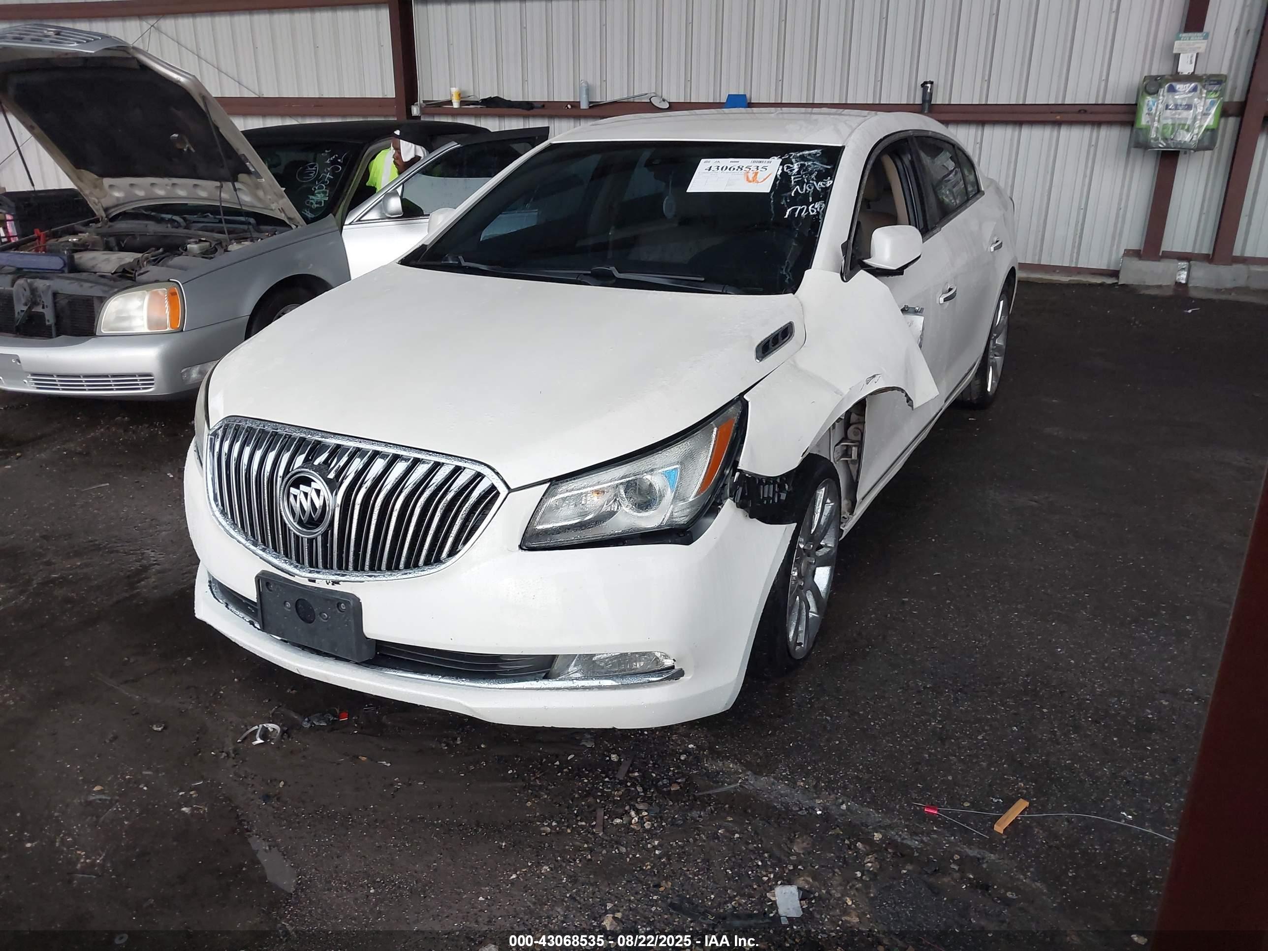BUICK LACROSSE image 2
