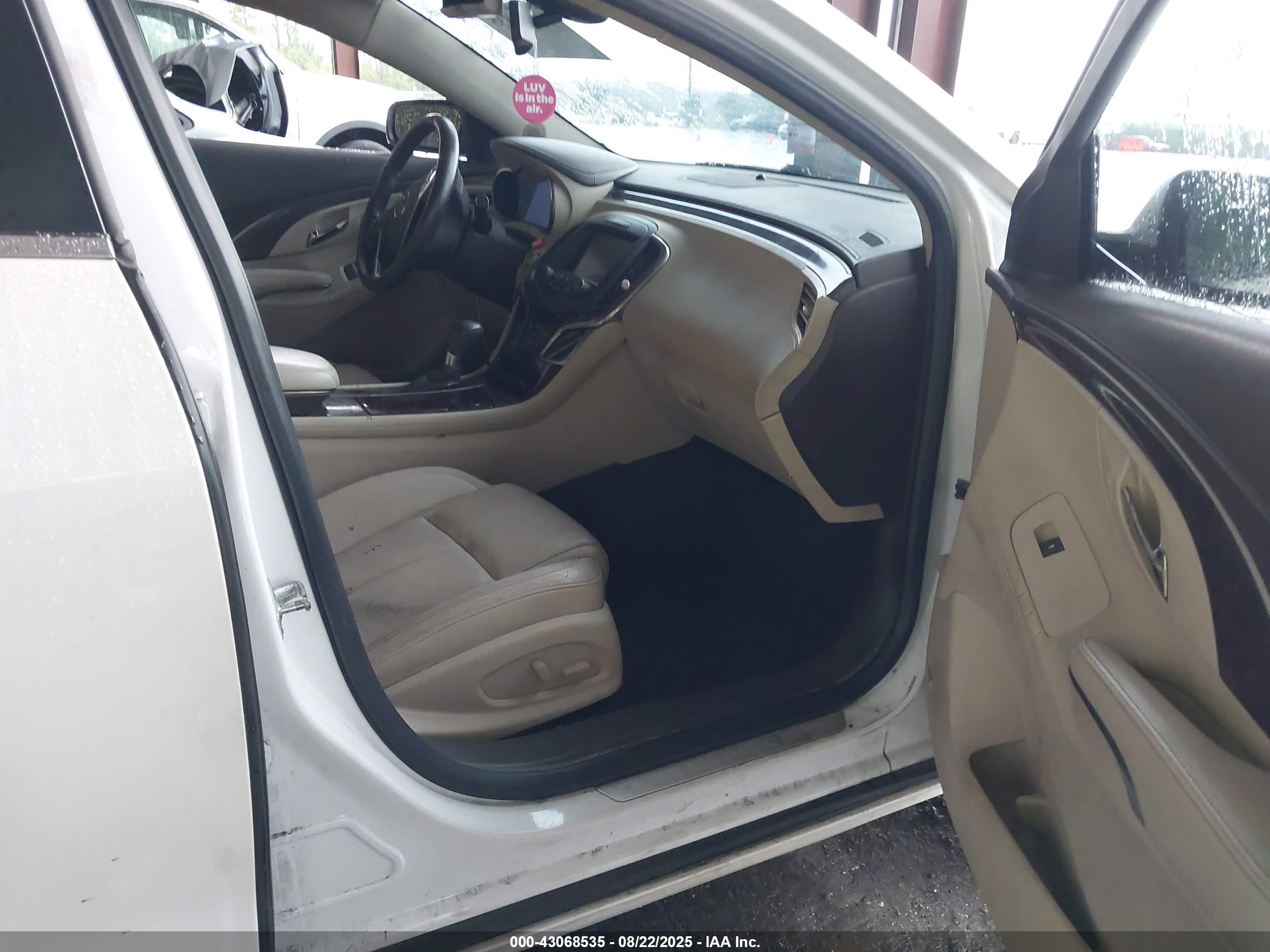 BUICK LACROSSE image 5