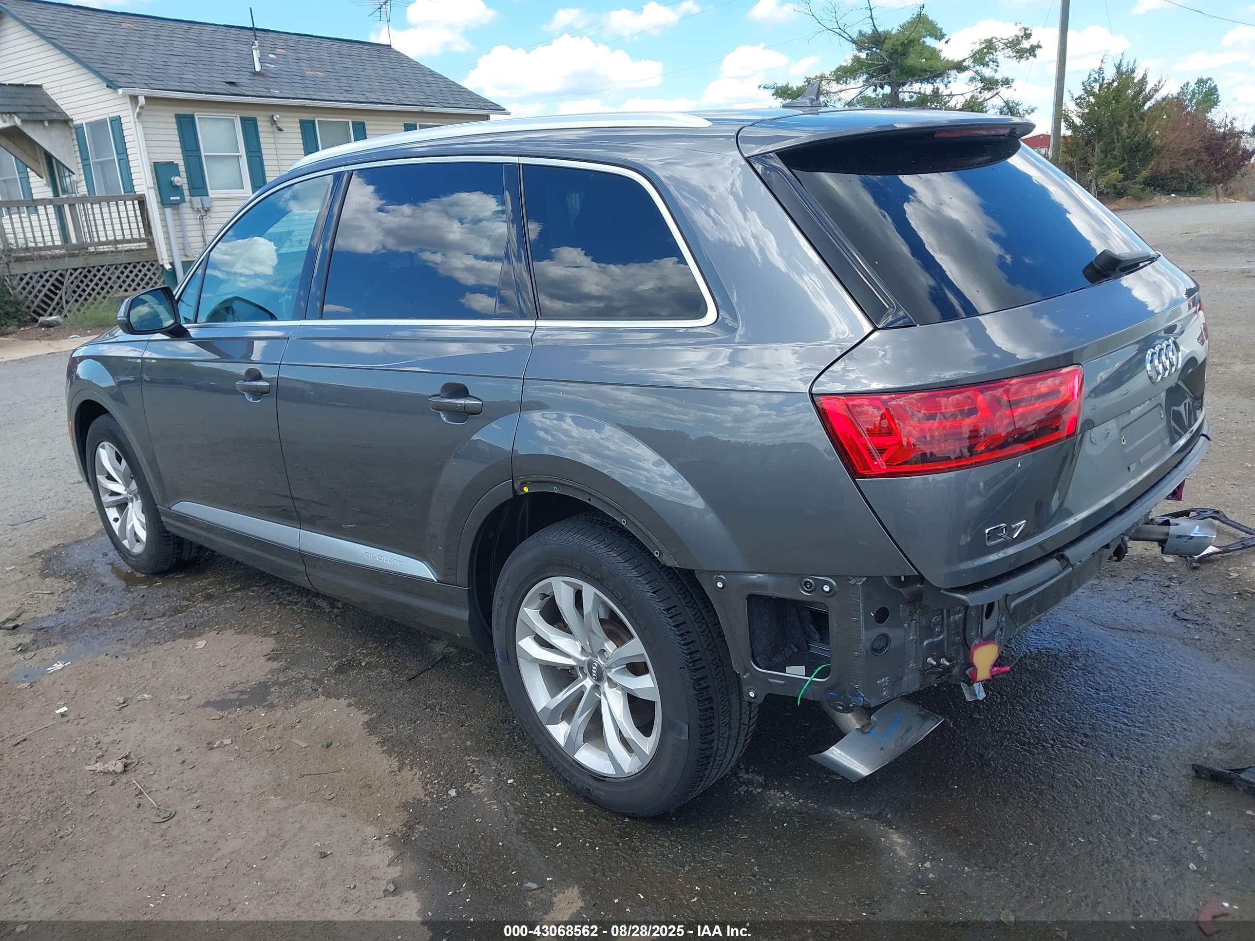 AUDI Q7 image 3