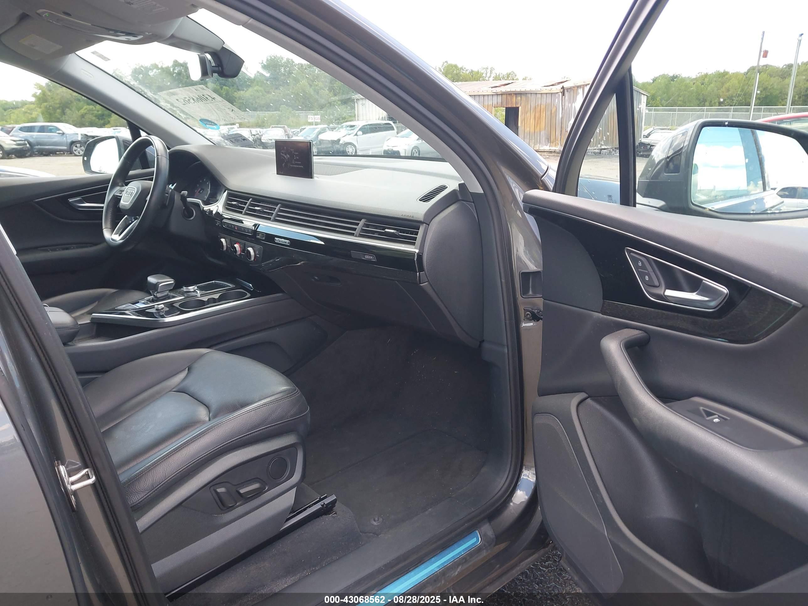 AUDI Q7 image 5