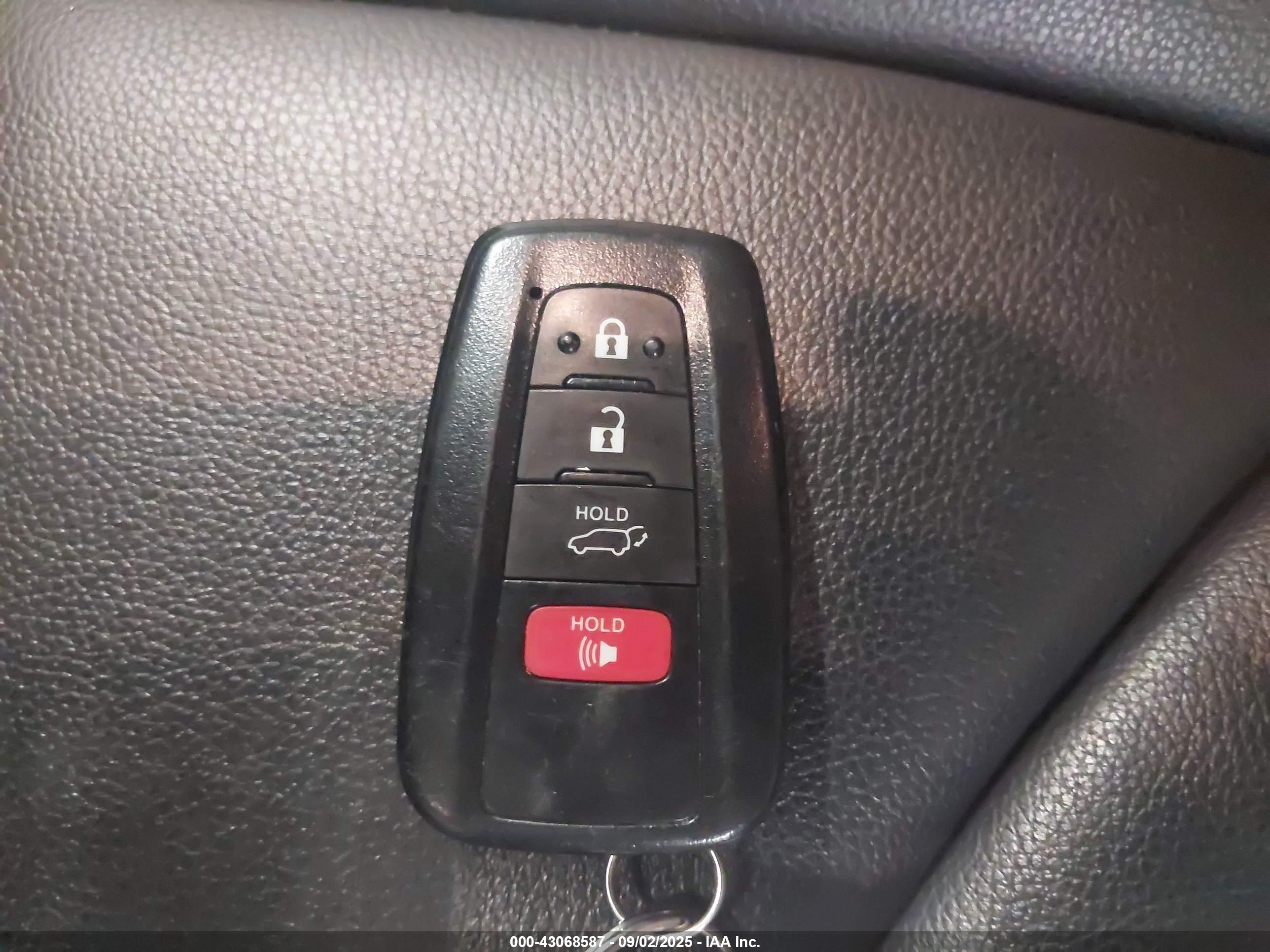 TOYOTA HIGHLANDER image 11