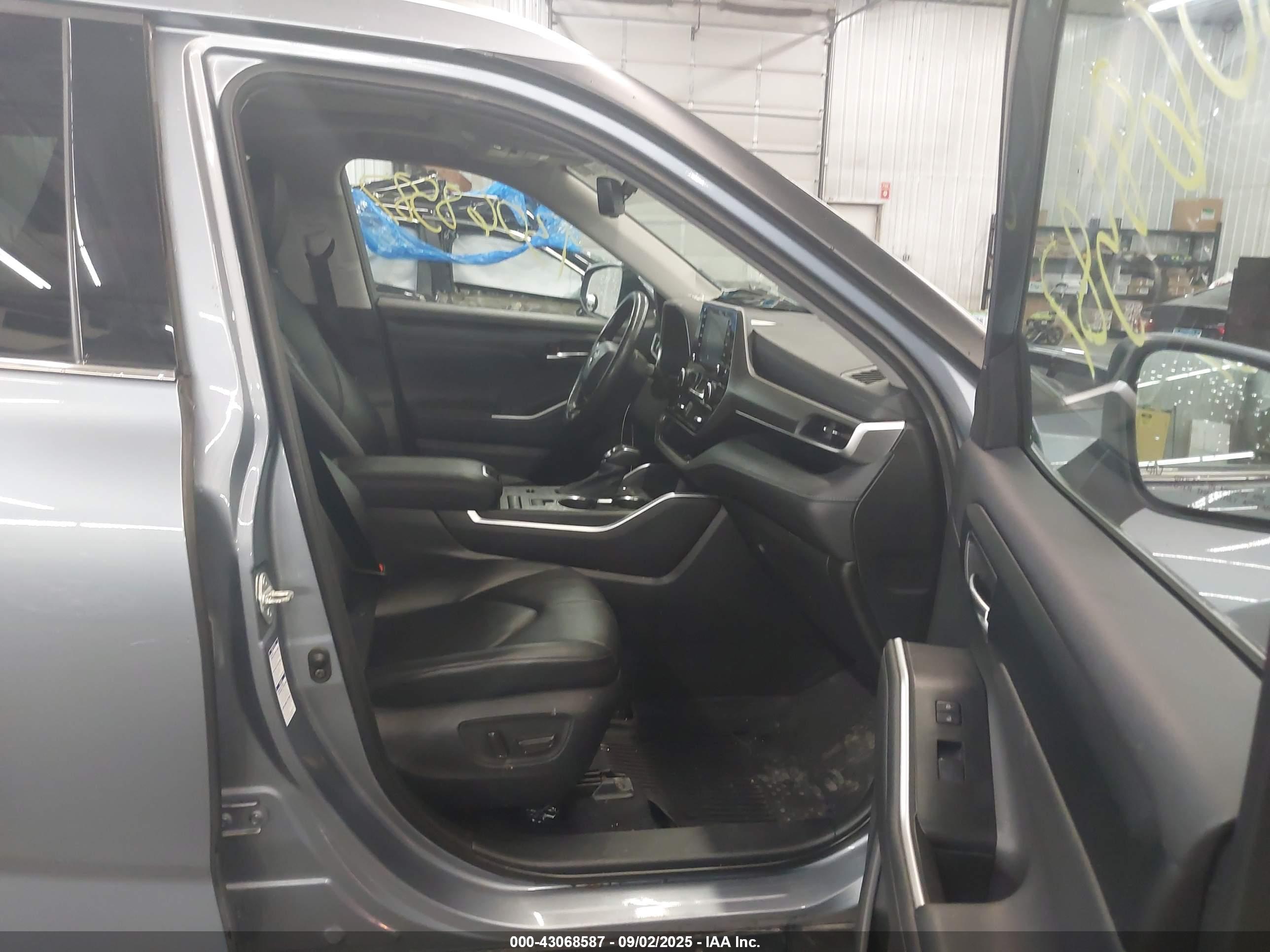 TOYOTA HIGHLANDER image 5