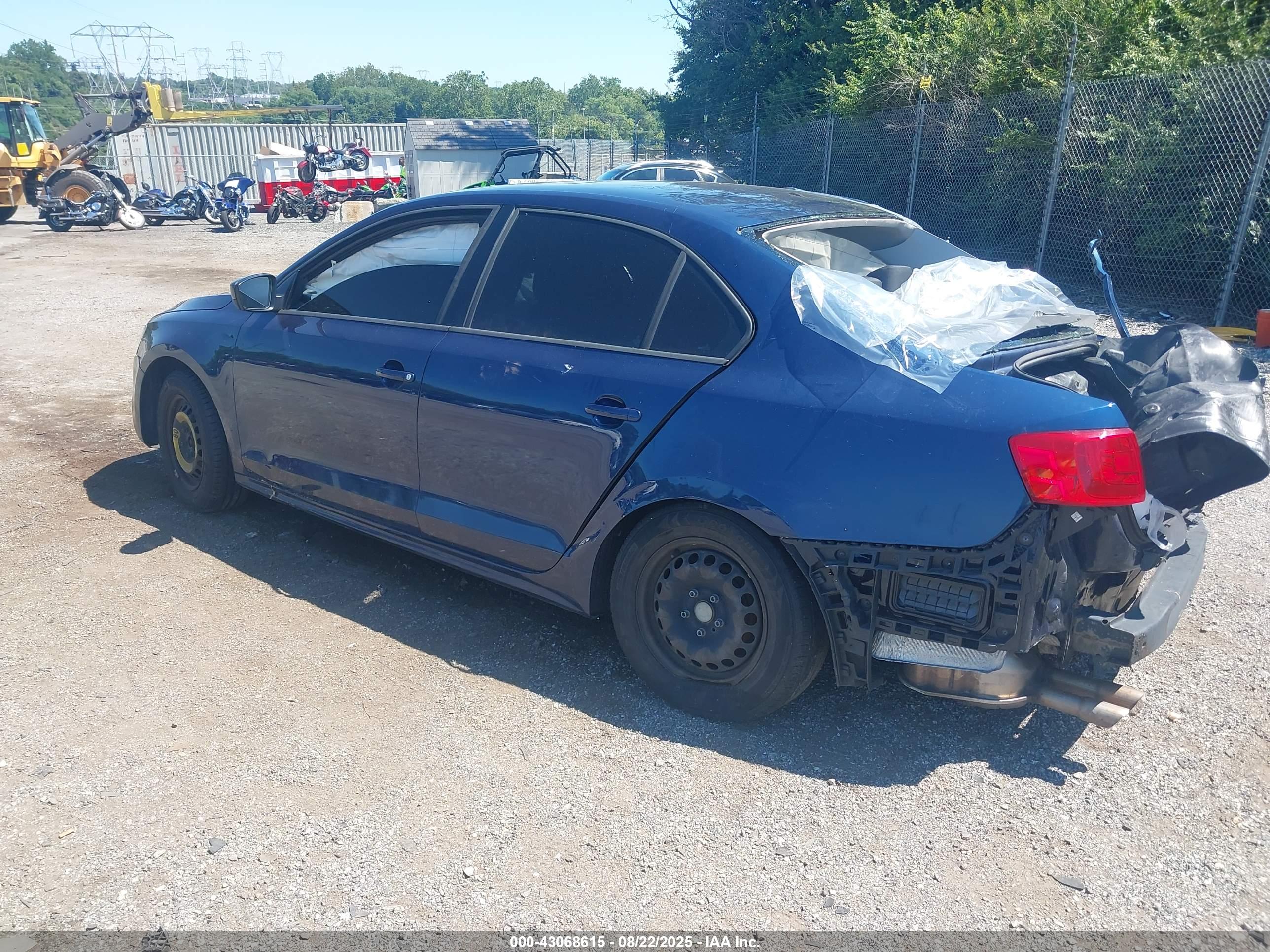 VOLKSWAGEN JETTA image 3