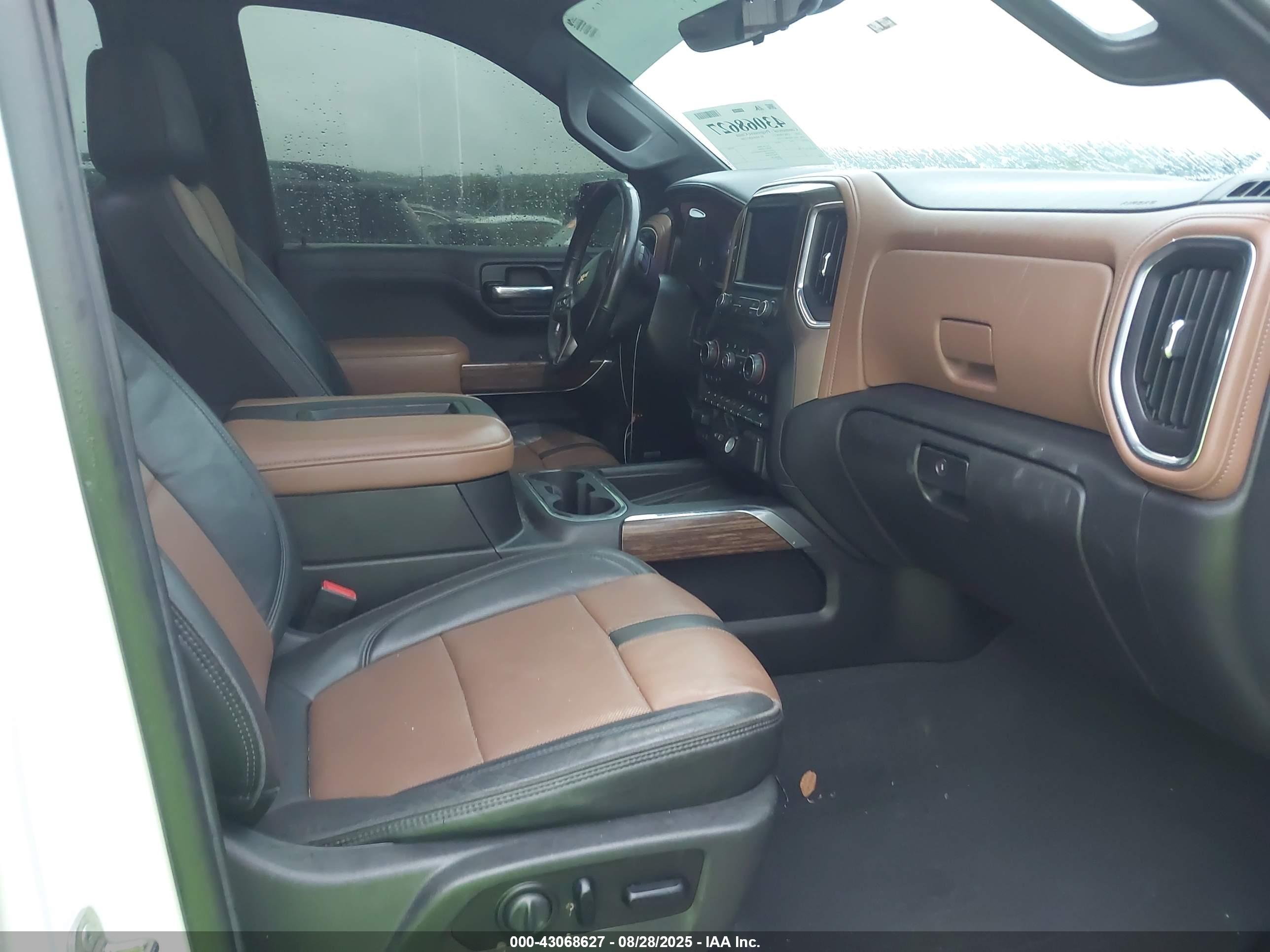 CHEVROLET SILVERADO image 5