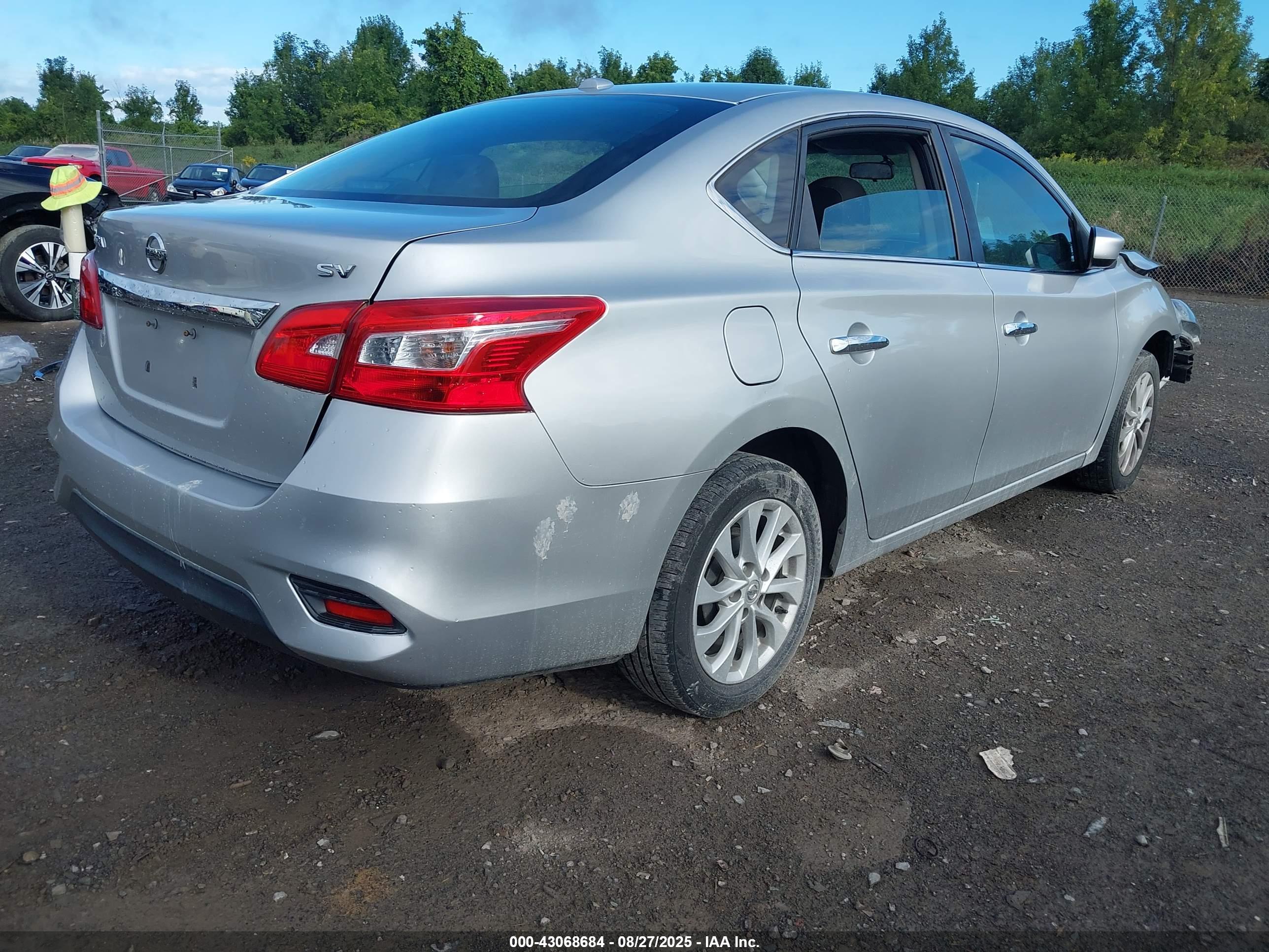 NISSAN SENTRA image 4