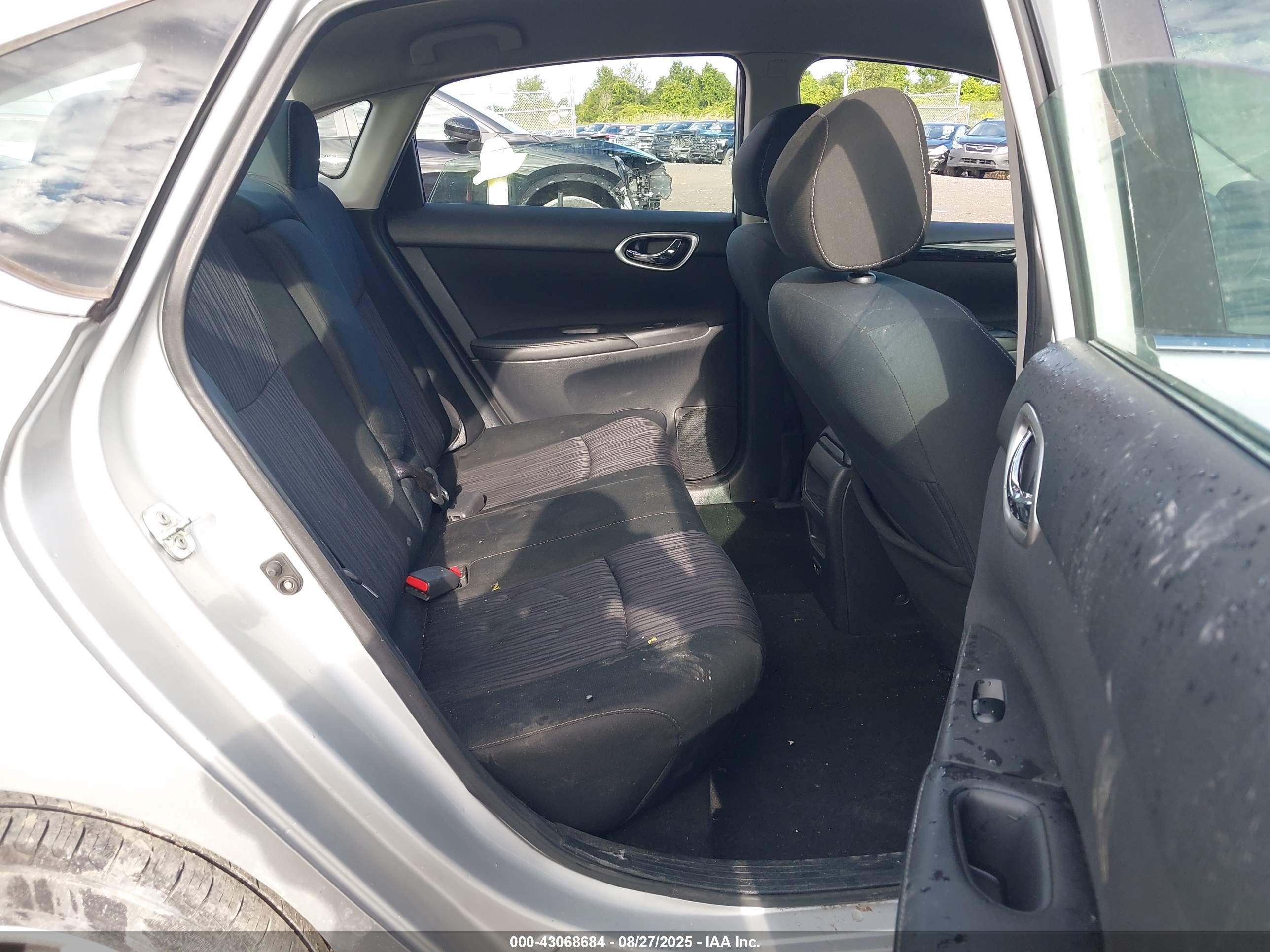 NISSAN SENTRA image 8