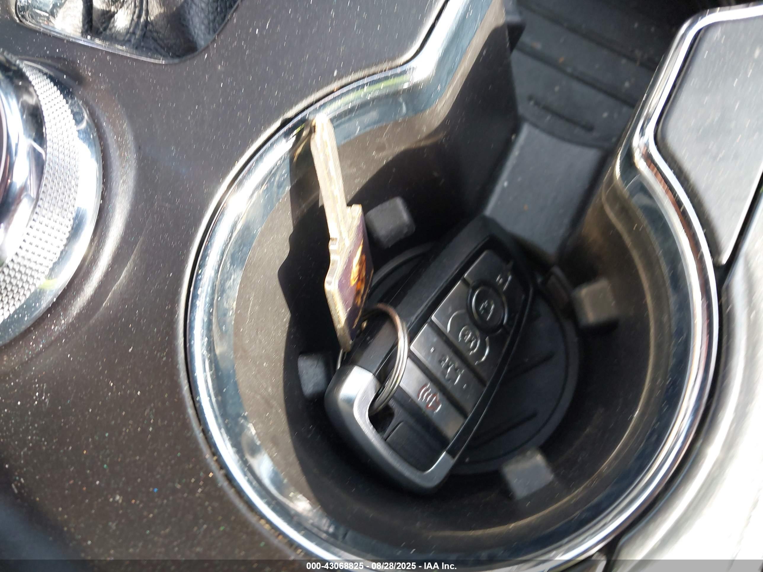 FORD EXPLORER image 11