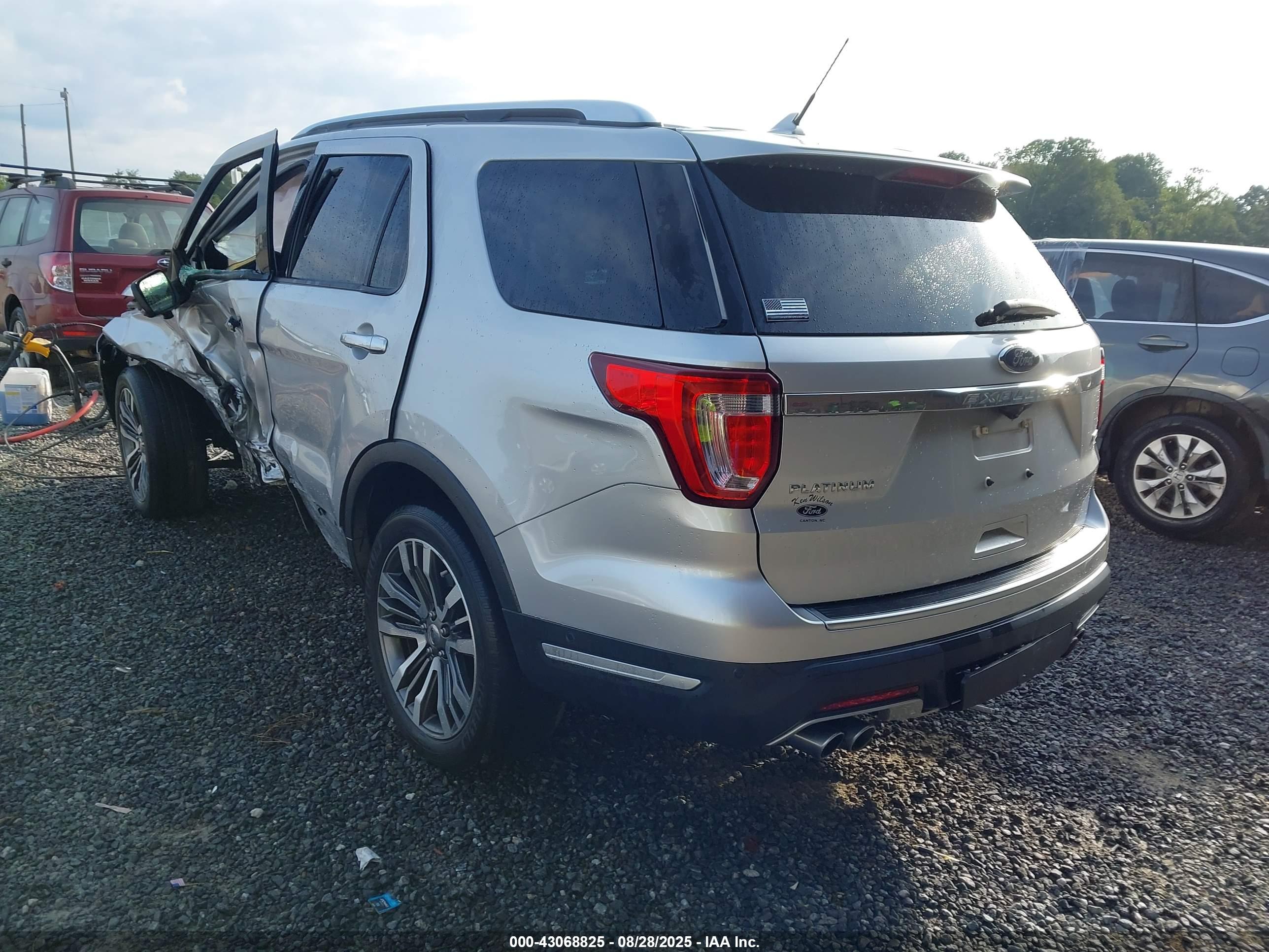 FORD EXPLORER image 3