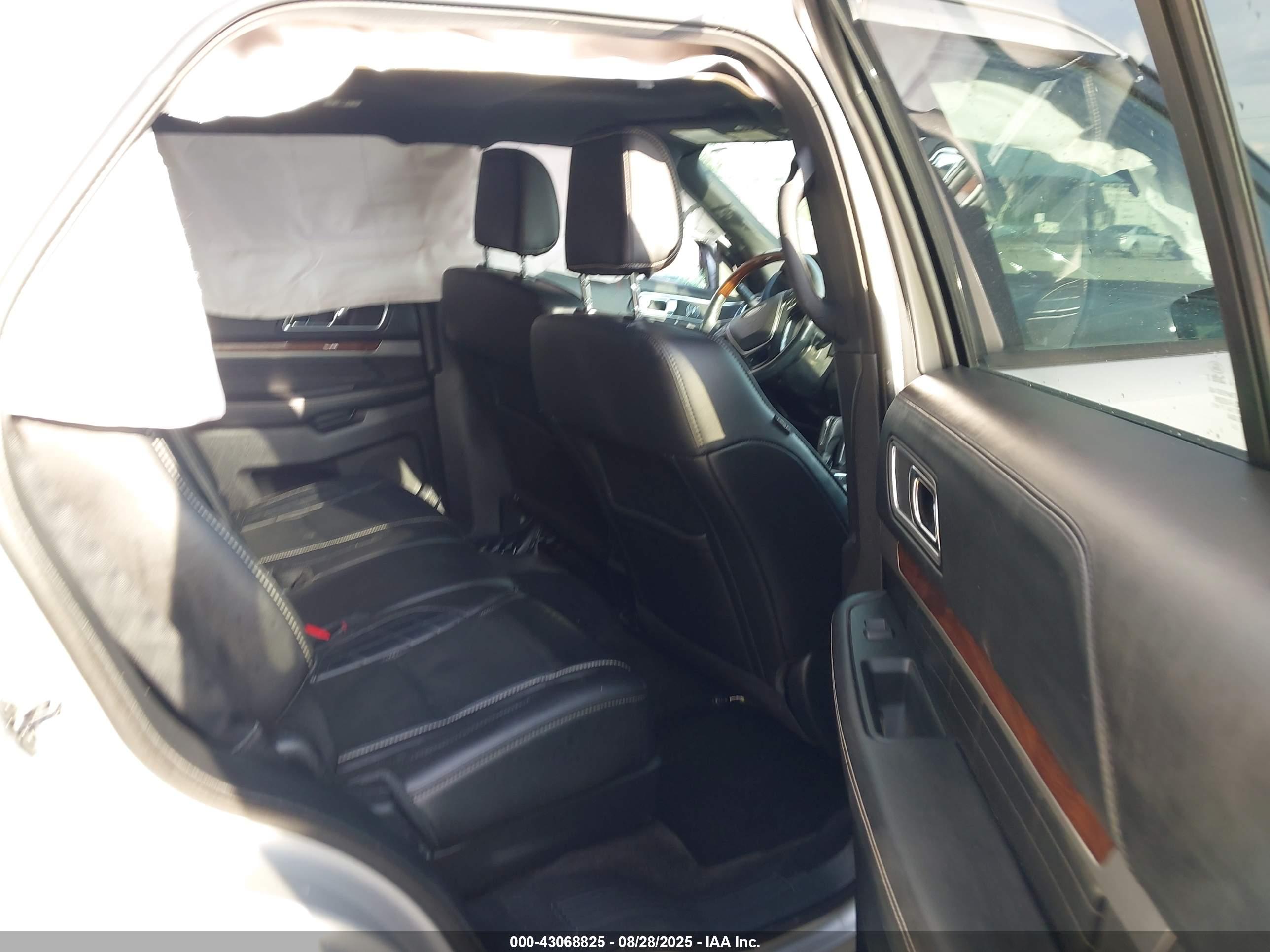 FORD EXPLORER image 8