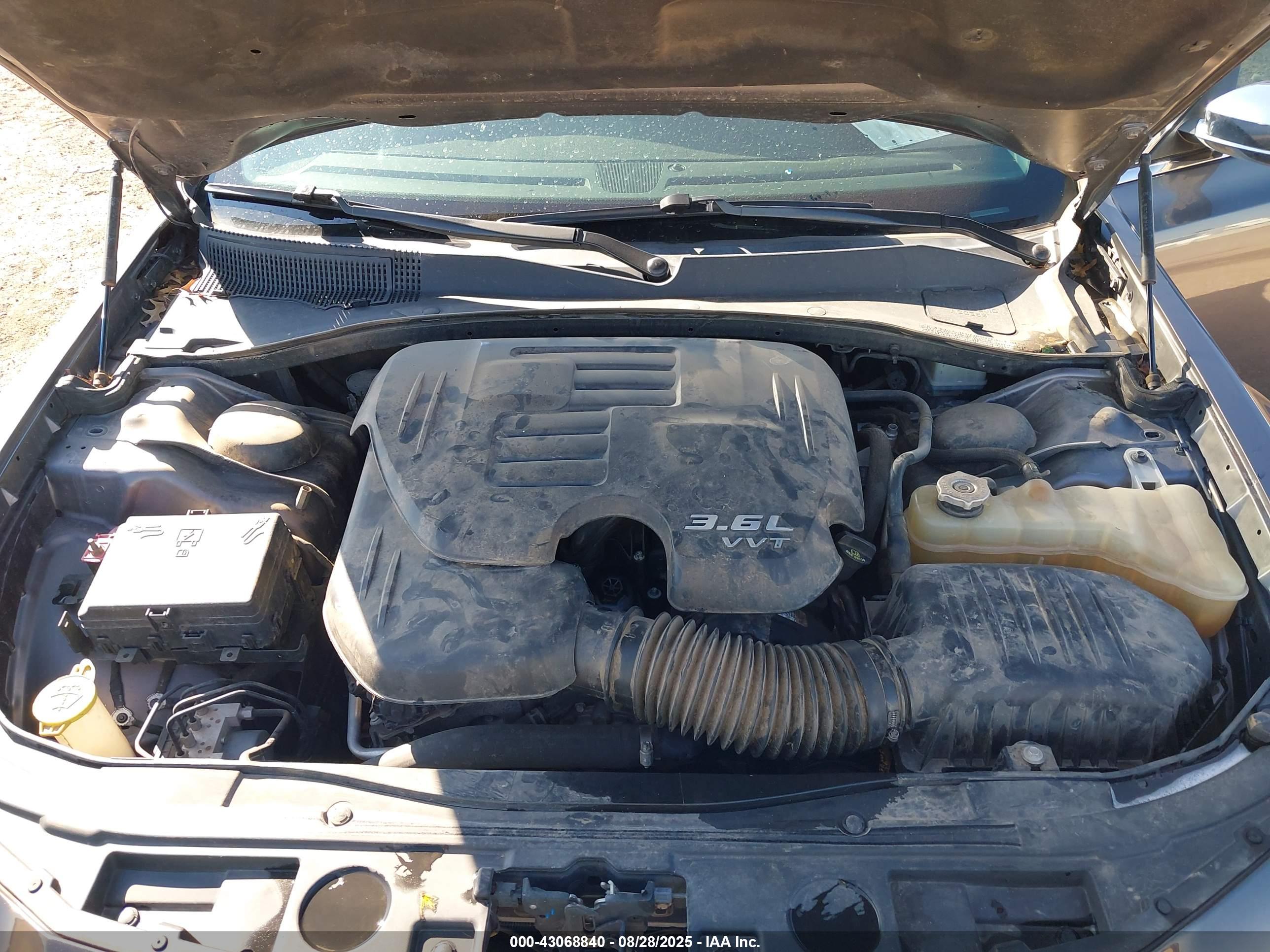 CHRYSLER 300C image 10