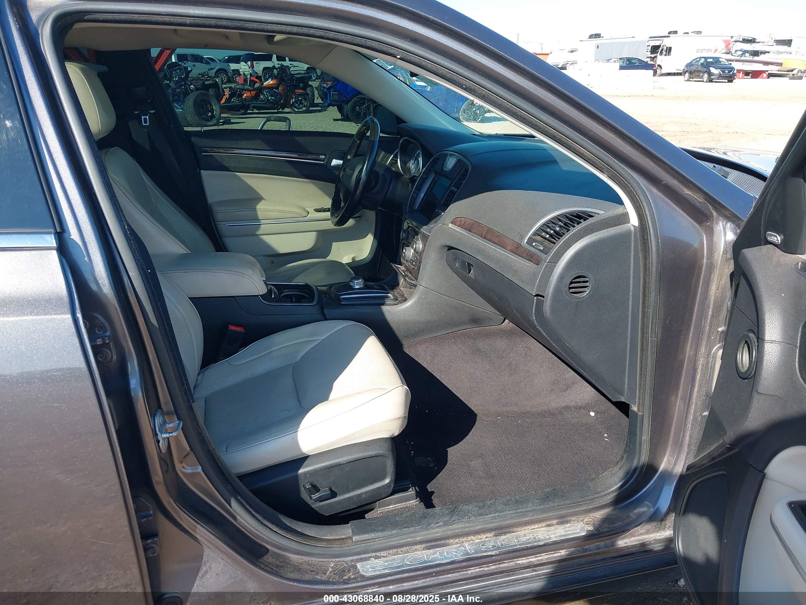 CHRYSLER 300C image 5