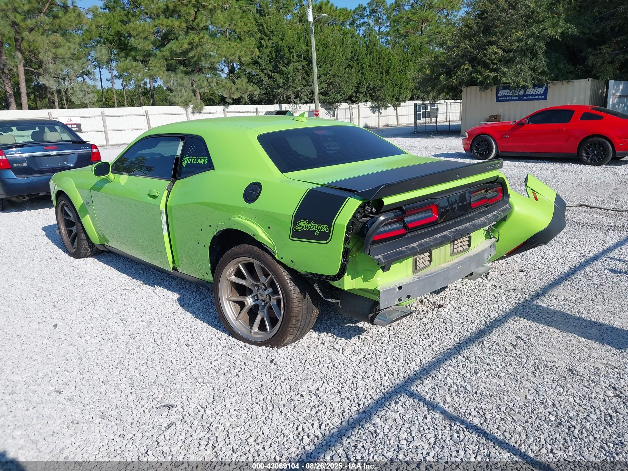 DODGE CHALLENGER image 3