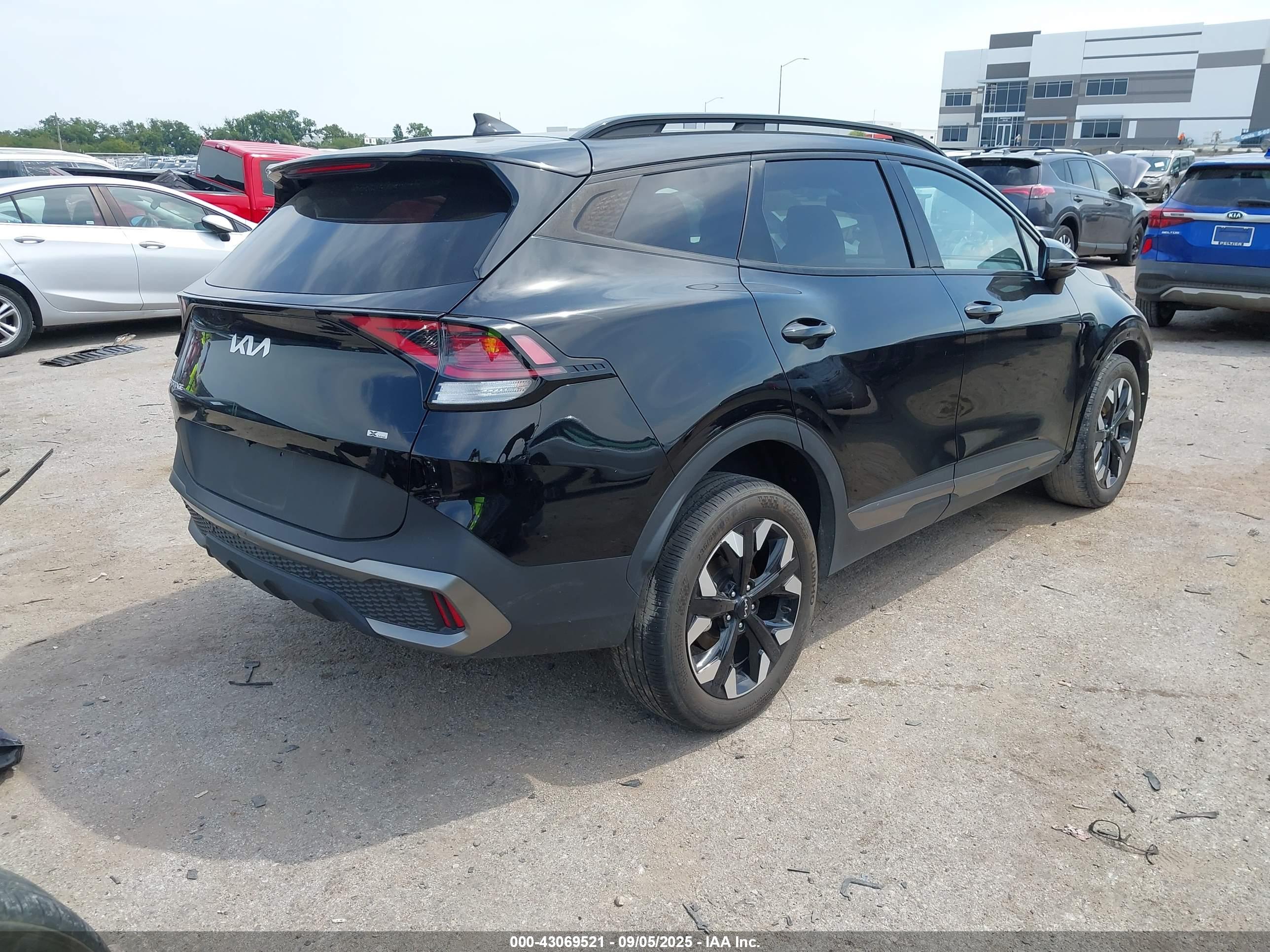 KIA SPORTAGE image 4