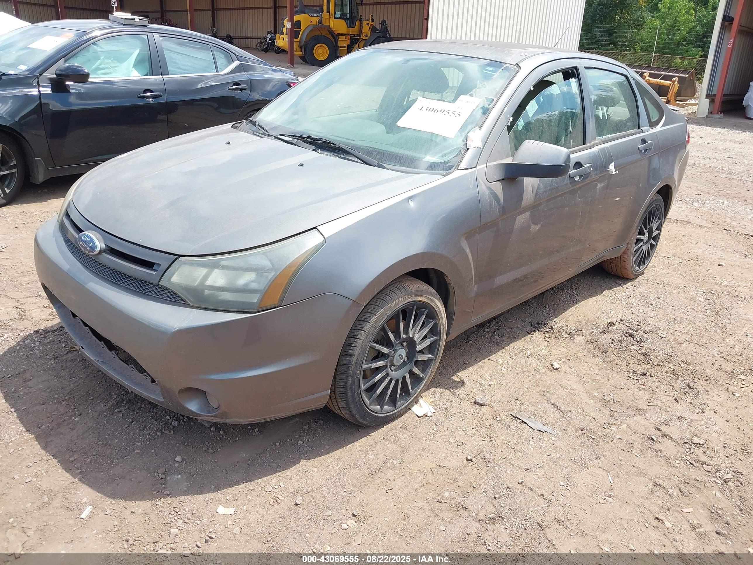 FORD FOCUS image 2
