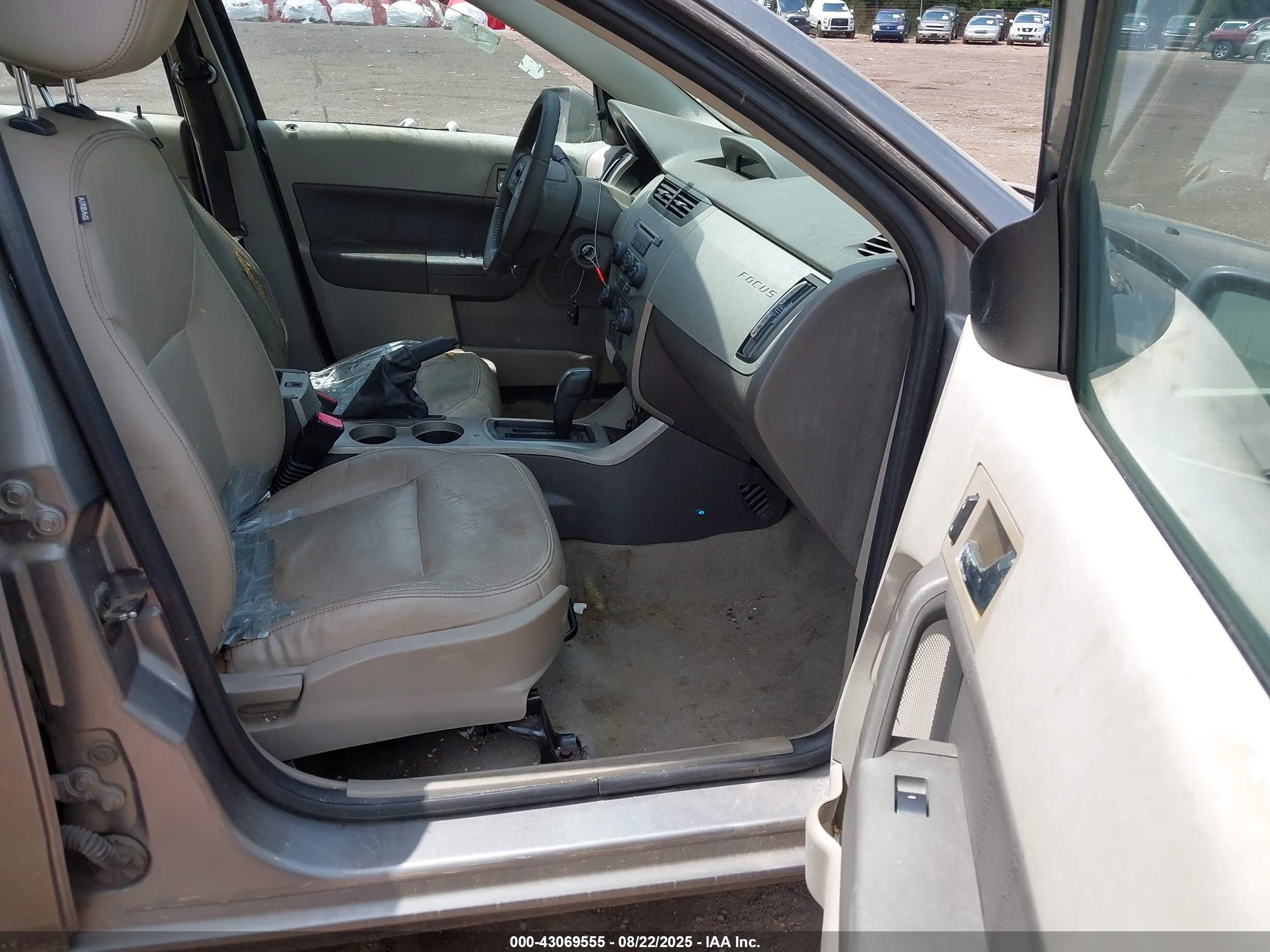 FORD FOCUS image 5