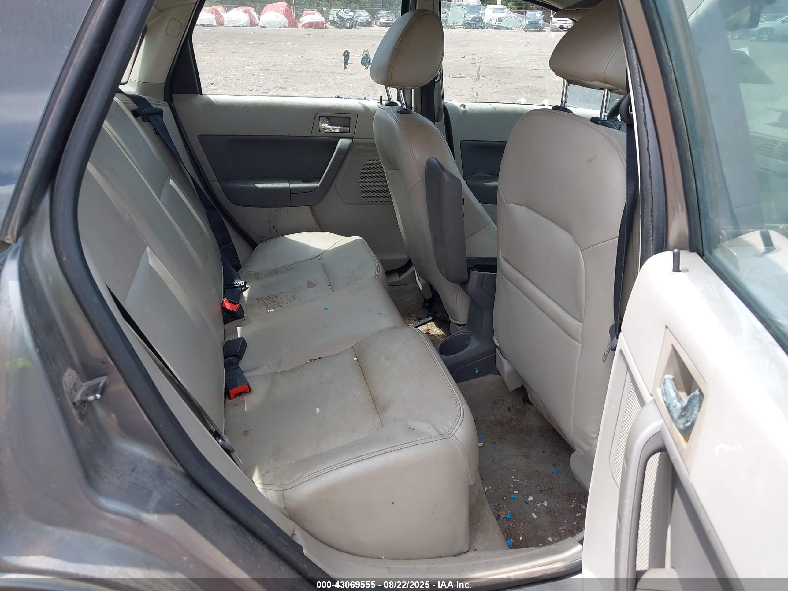 FORD FOCUS image 8