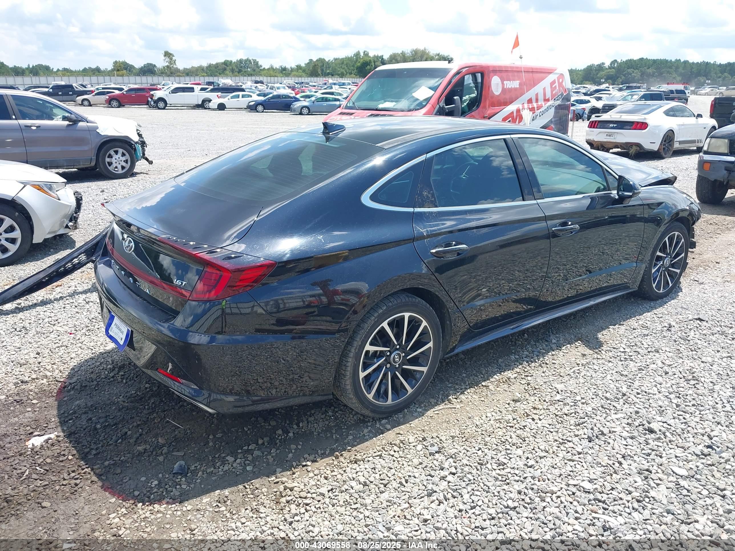HYUNDAI SONATA image 4