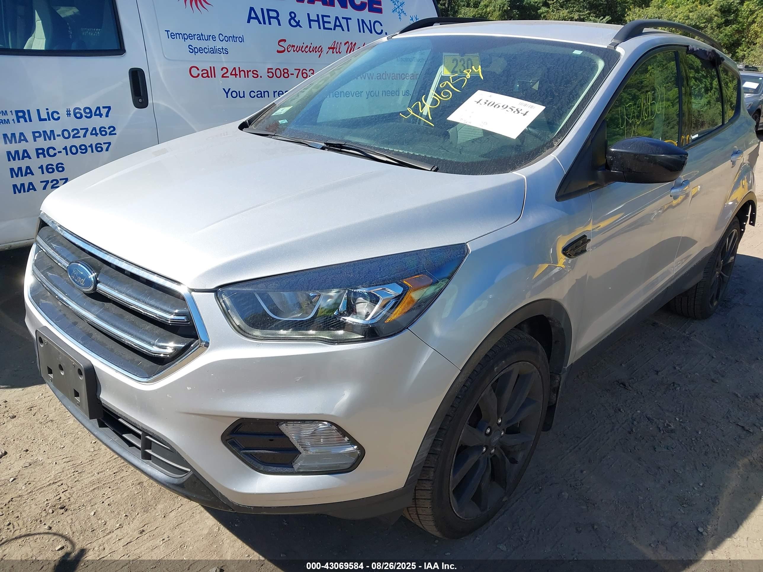 FORD ESCAPE image 2