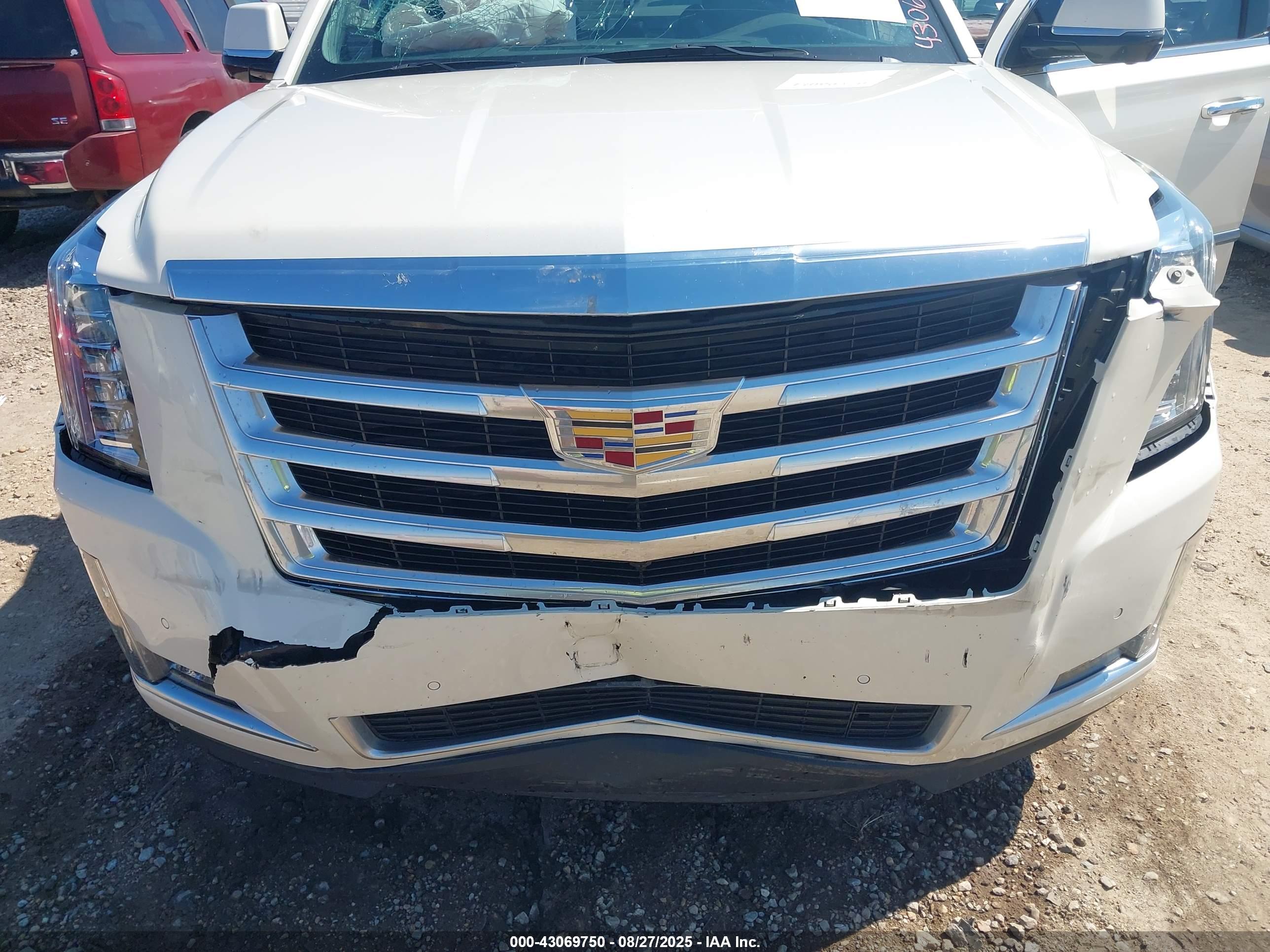 CADILLAC ESCALADE image 6