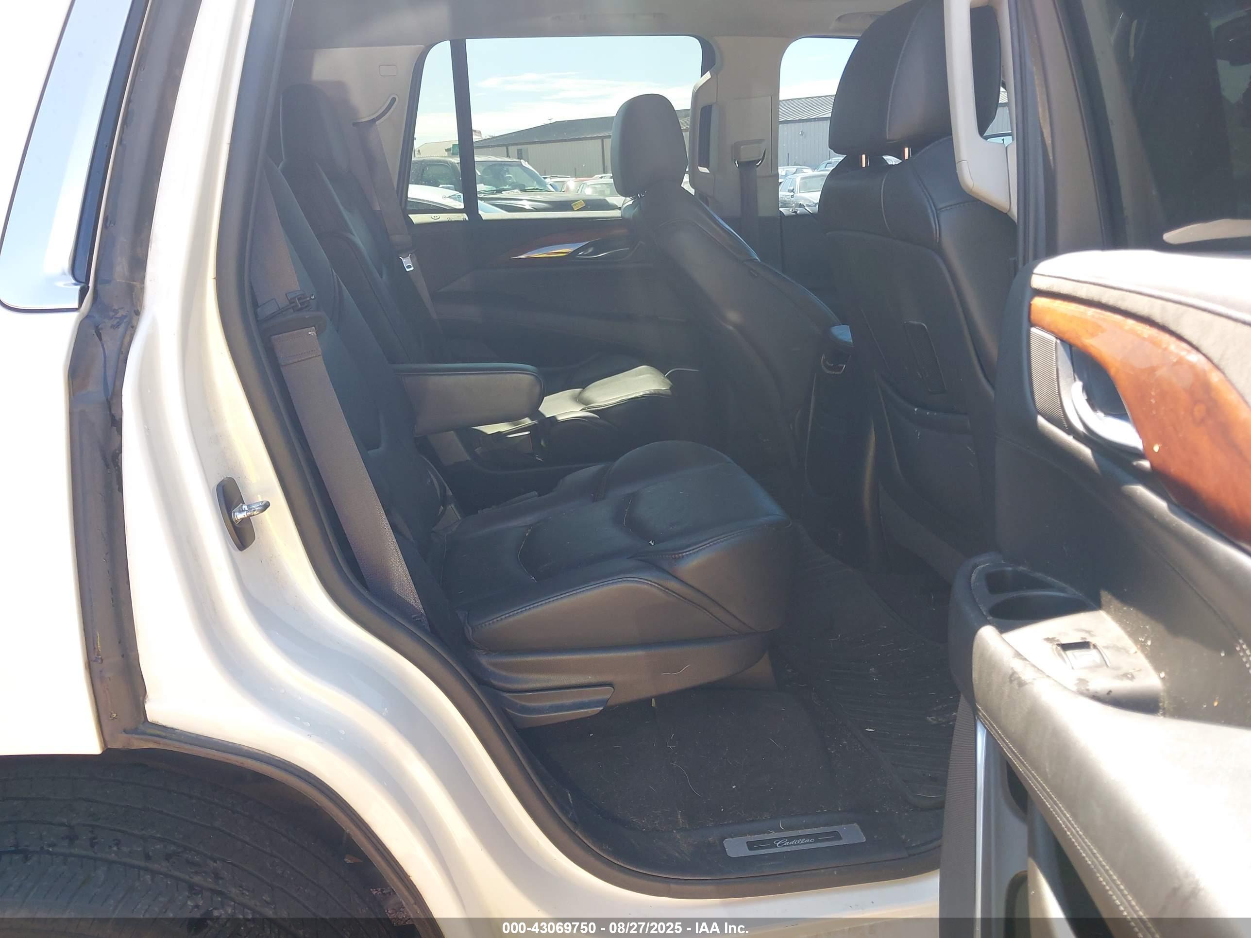 CADILLAC ESCALADE image 8