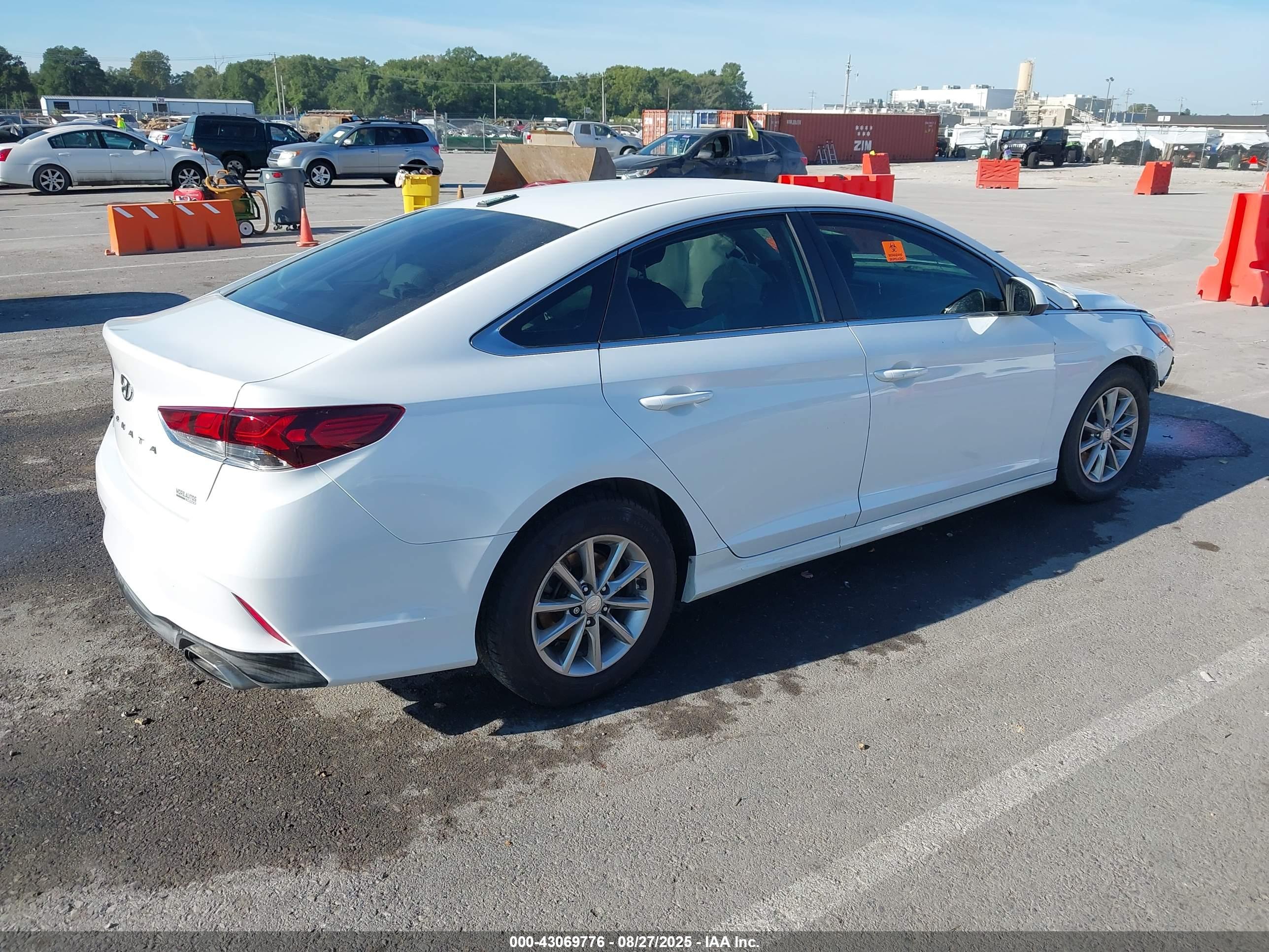 HYUNDAI SONATA image 4