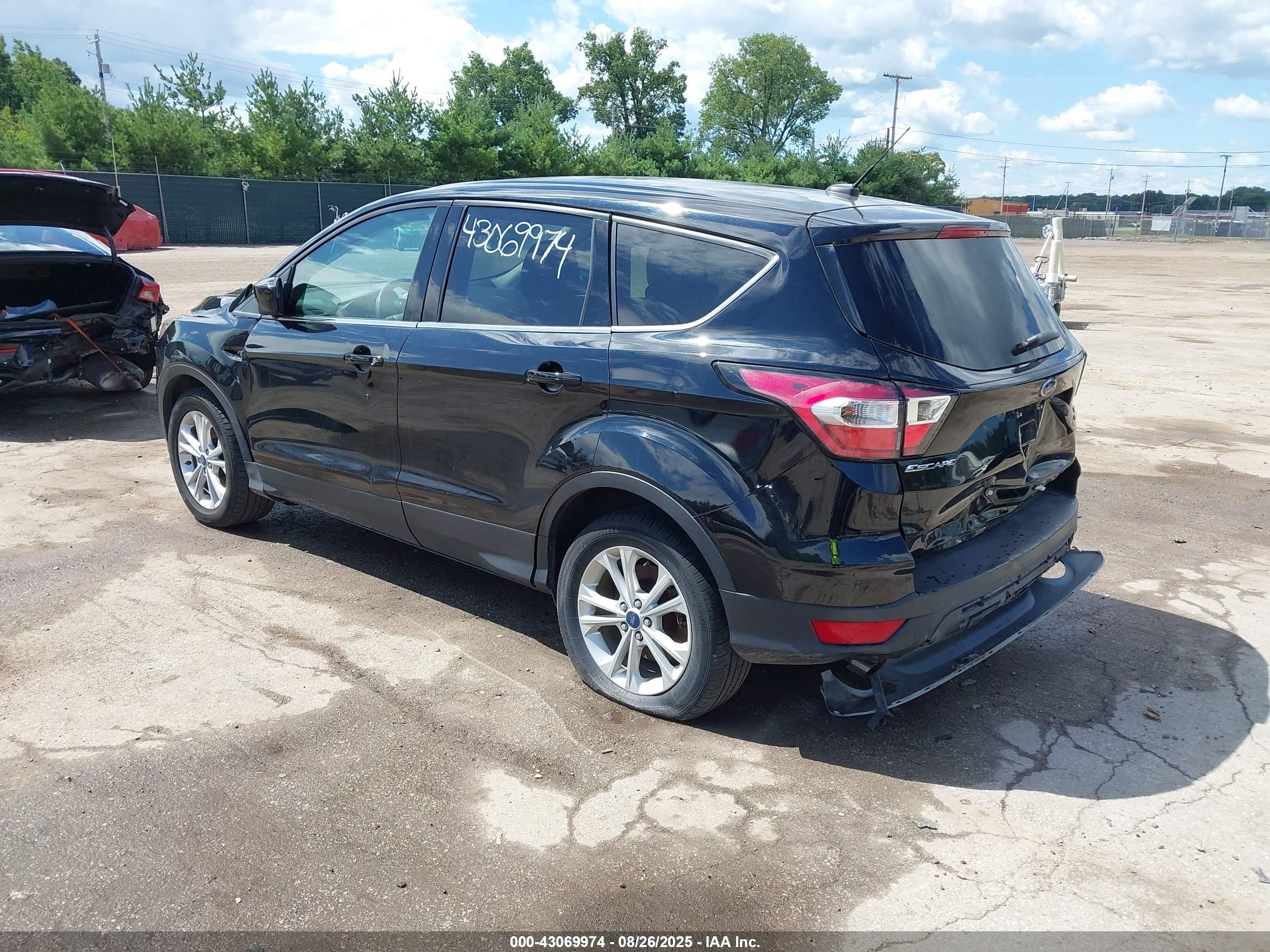 FORD ESCAPE image 3