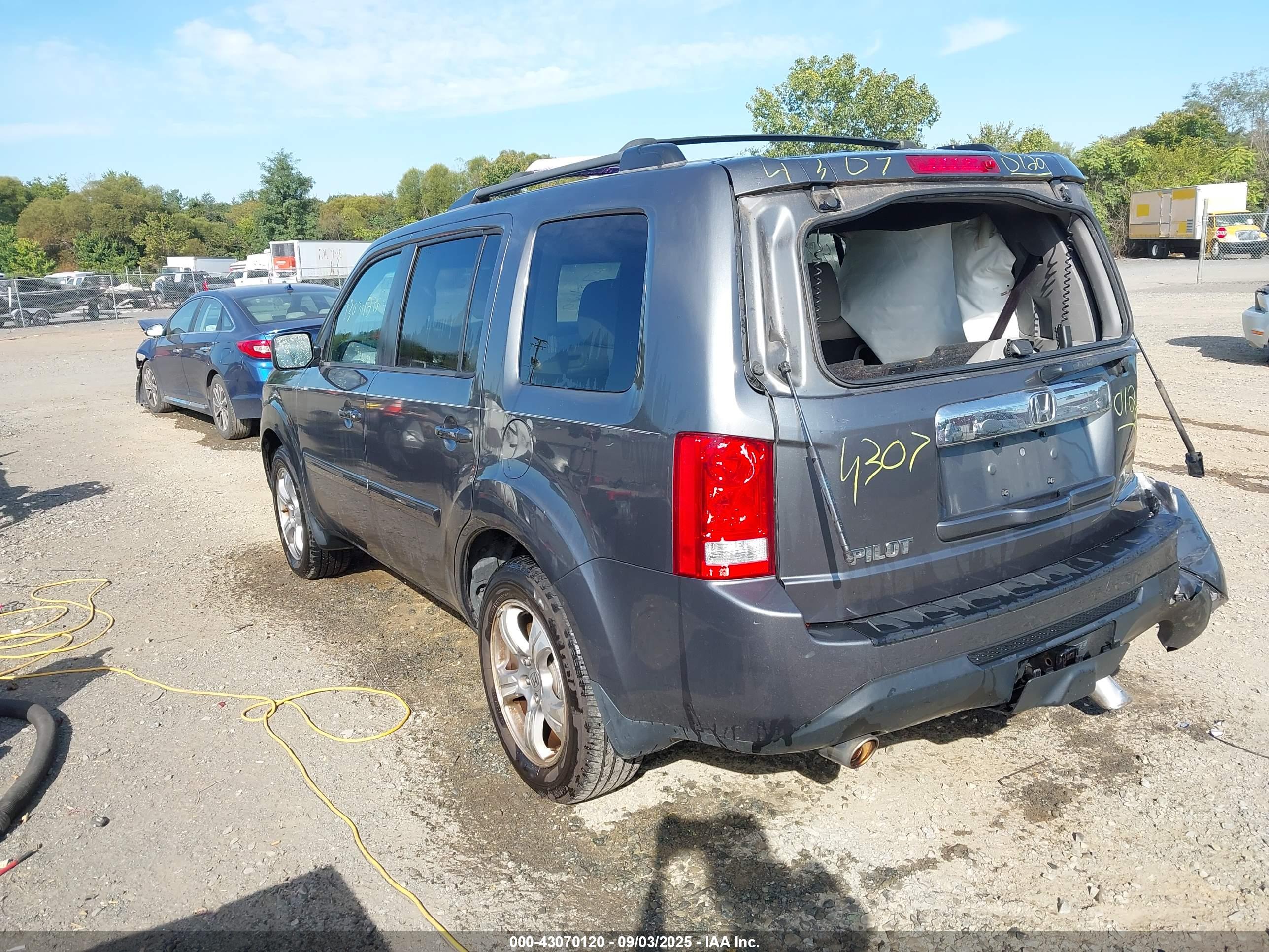 HONDA PILOT image 3