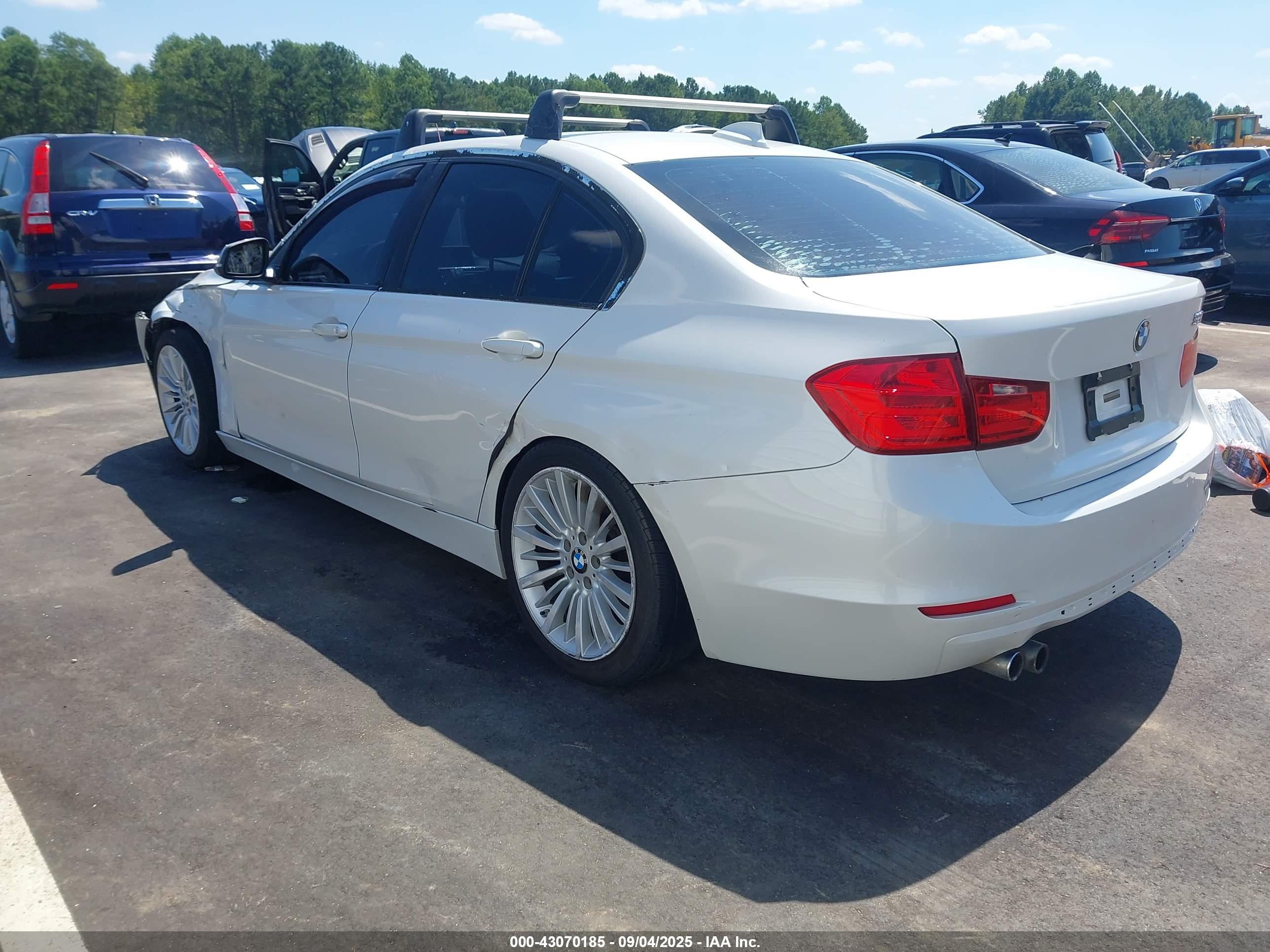 BMW 328I image 3