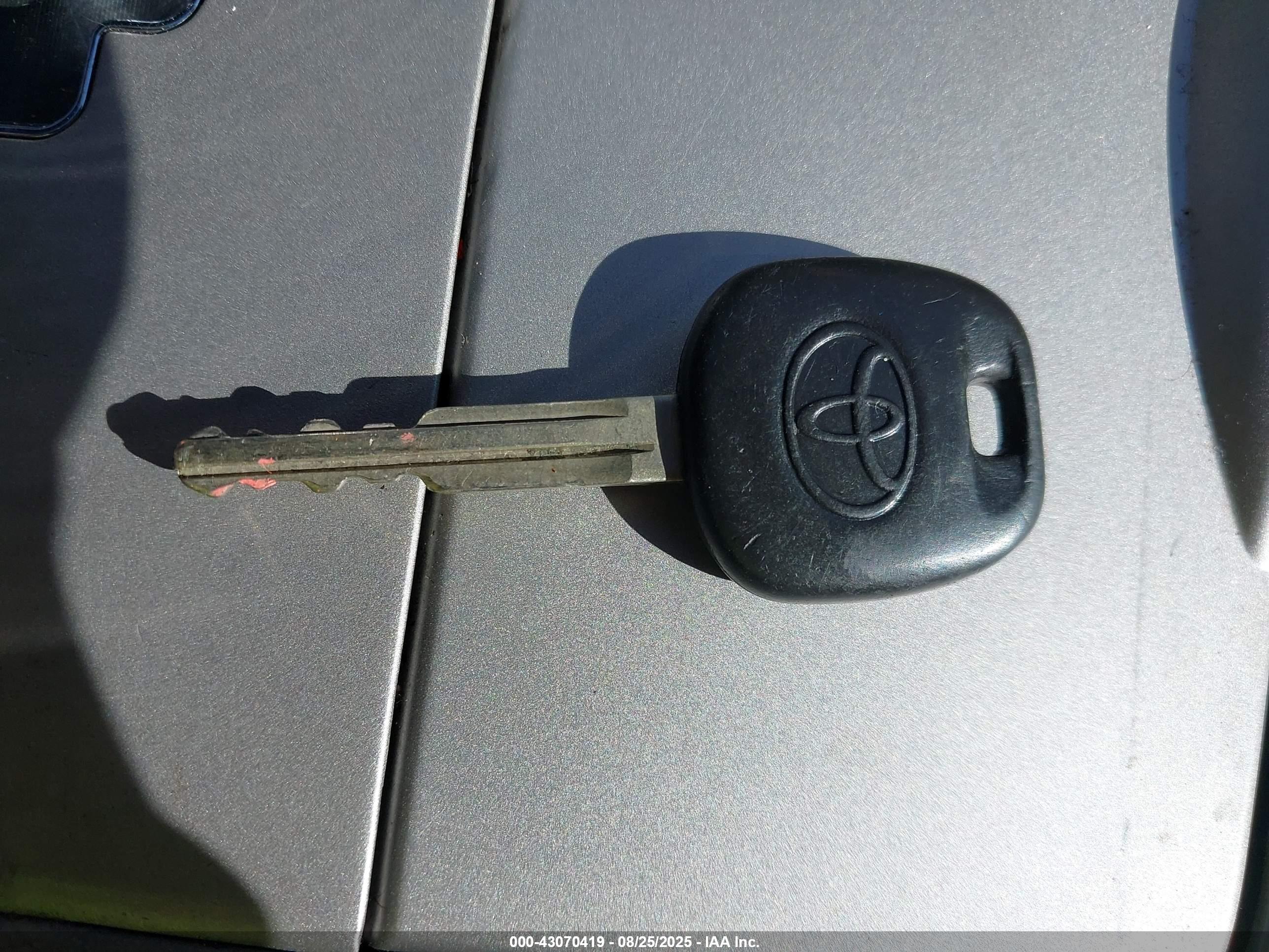 TOYOTA CAMRY image 11