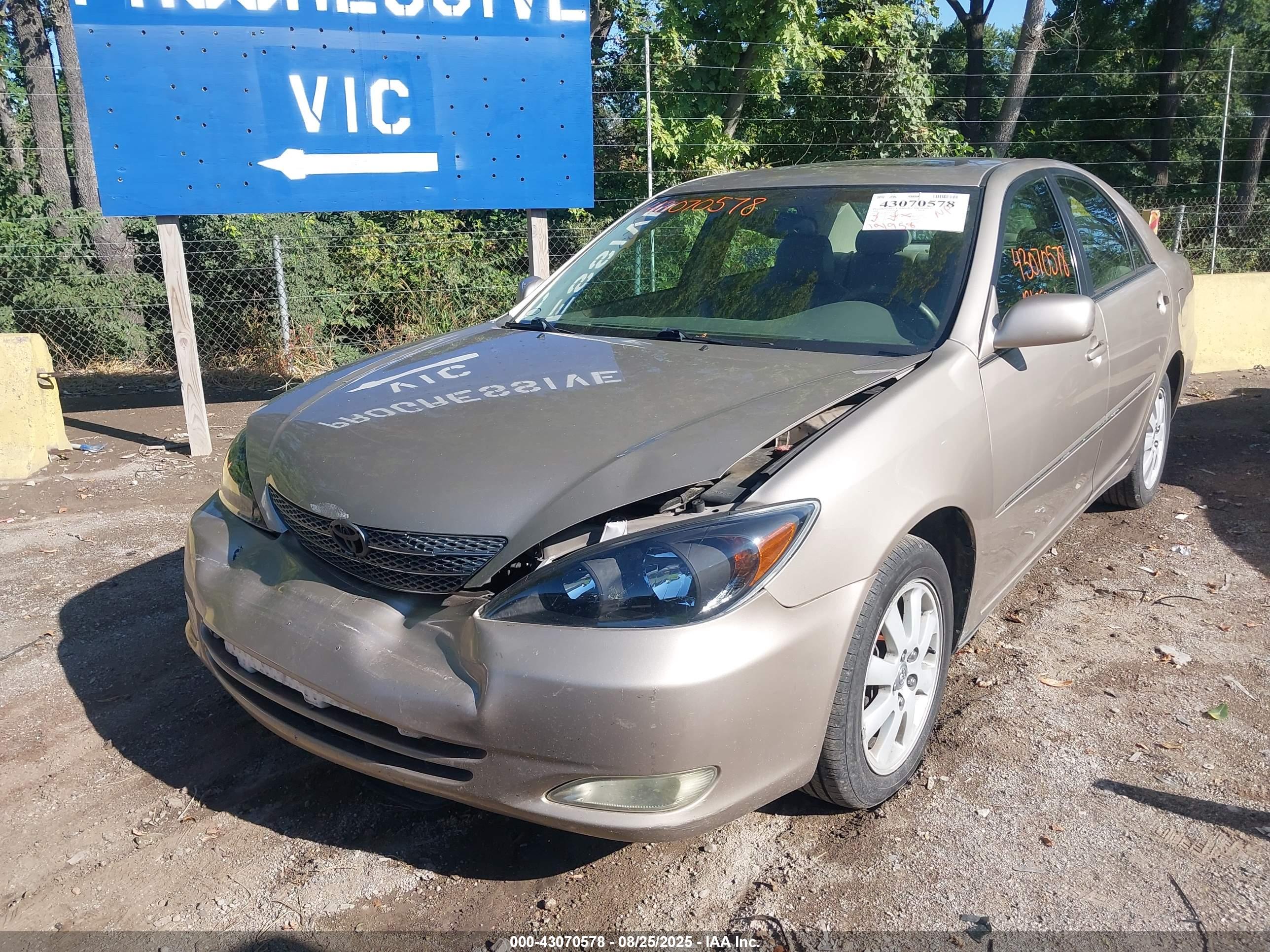 TOYOTA CAMRY image 6